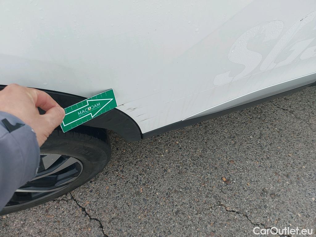  Peugeot  2008 PEUGEOT  / 2019 / 5P / todoterreno Allure BlueHDI 81kW (110CV) #7