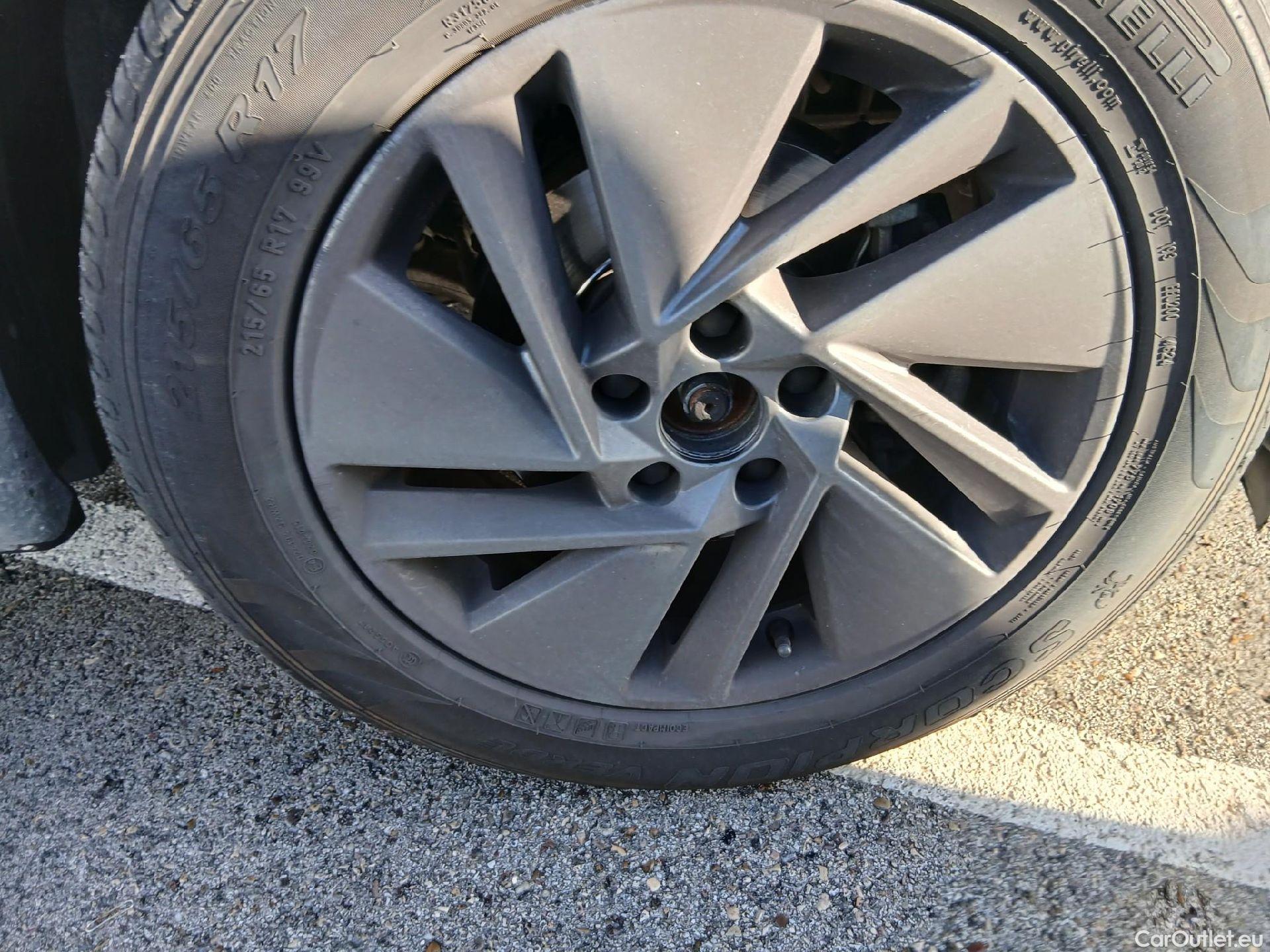  Nissan  Qashqai NISSAN  / 2021 / 5P / todoterreno DIG-T 116kW (158CV) mHEV Xtronic Acenta (AC2) #37