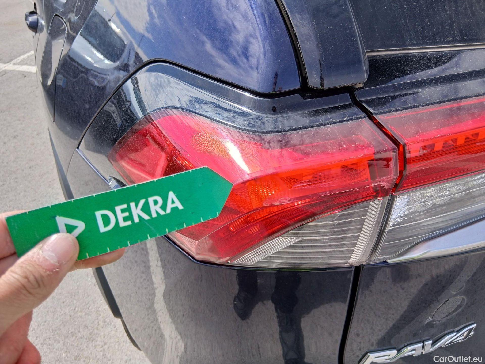  Toyota  RAV4 TOYOTA  / 2018 / 5P / todoterreno 2.5l 220H Advance #27