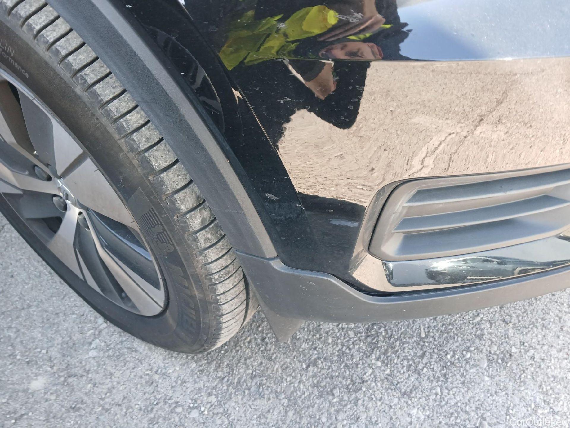  Volvo  XC 40 VOLVO XC40 / 2017 / 5P / todoterreno 1.5 T4 Twin Recharge Inscription Ex Auto #2