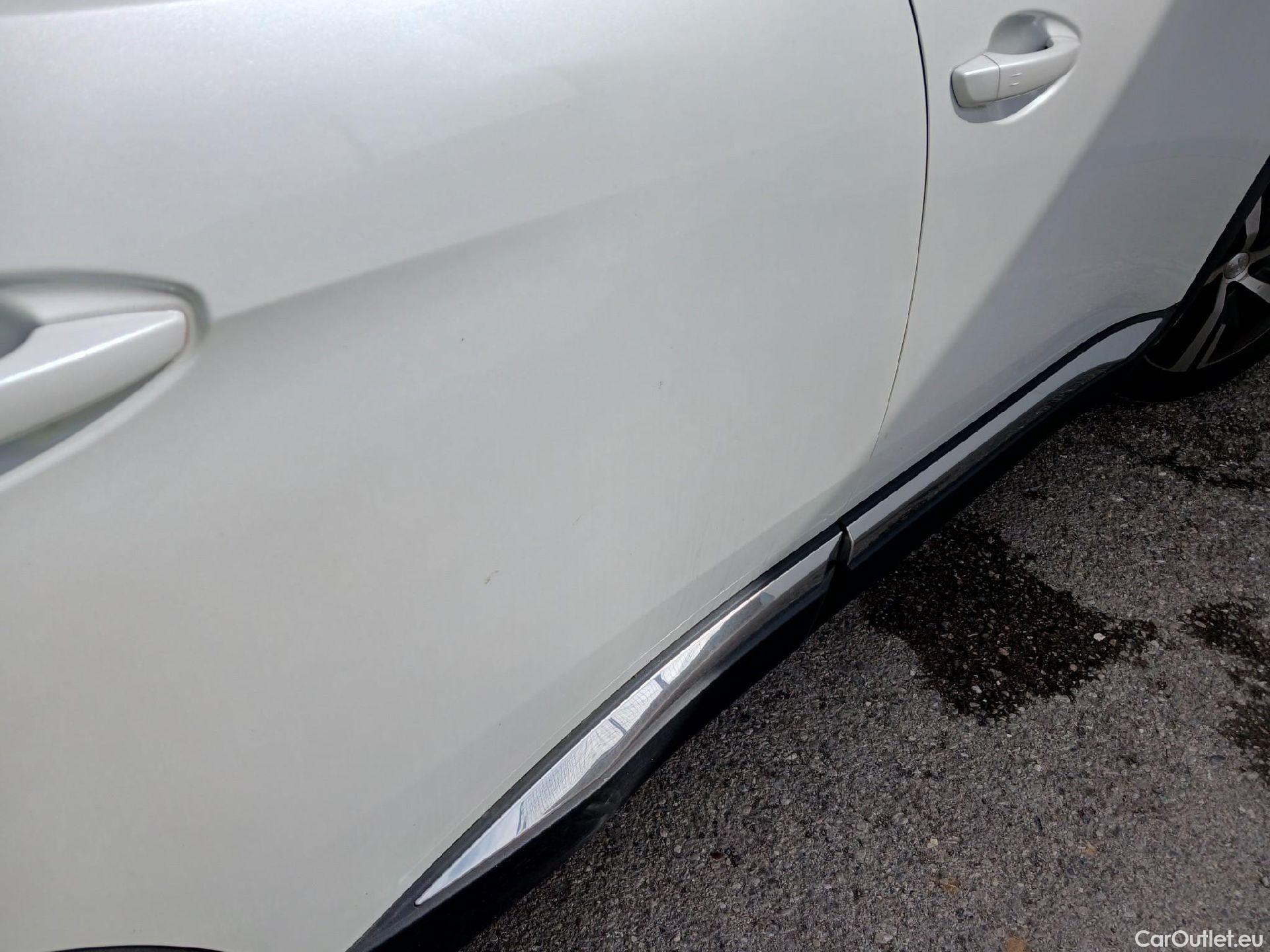  Peugeot  3008 PEUGEOT  / 2020 / 5P / todoterreno 1.5 BlueHDi 96kW S&S Allure Pack EAT8 #31