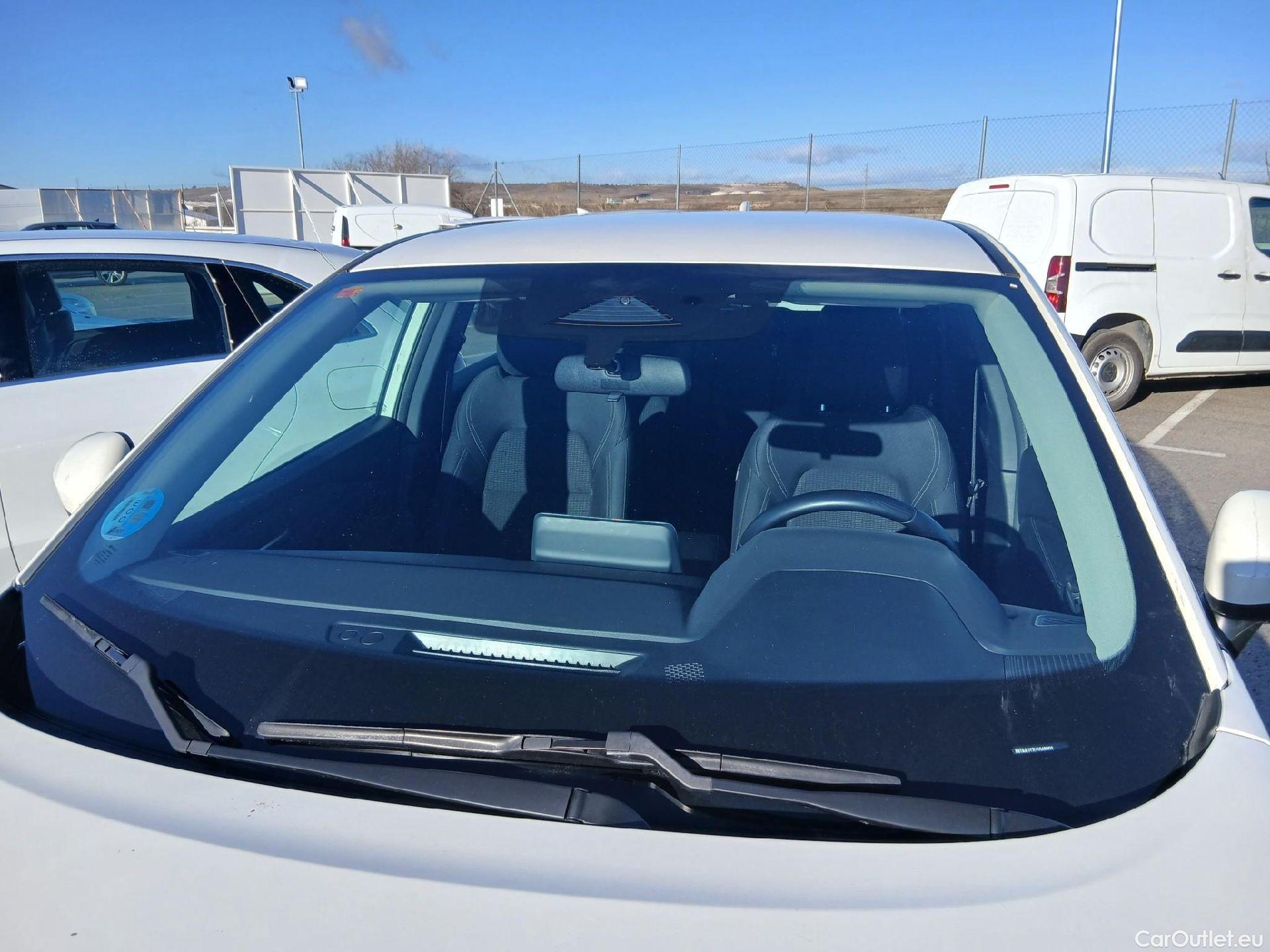  Nissan  Qashqai NISSAN  / 2021 / 5P / todoterreno DIG-T 116kW (158CV) mHEV Xtronic Acenta (AC2) #1