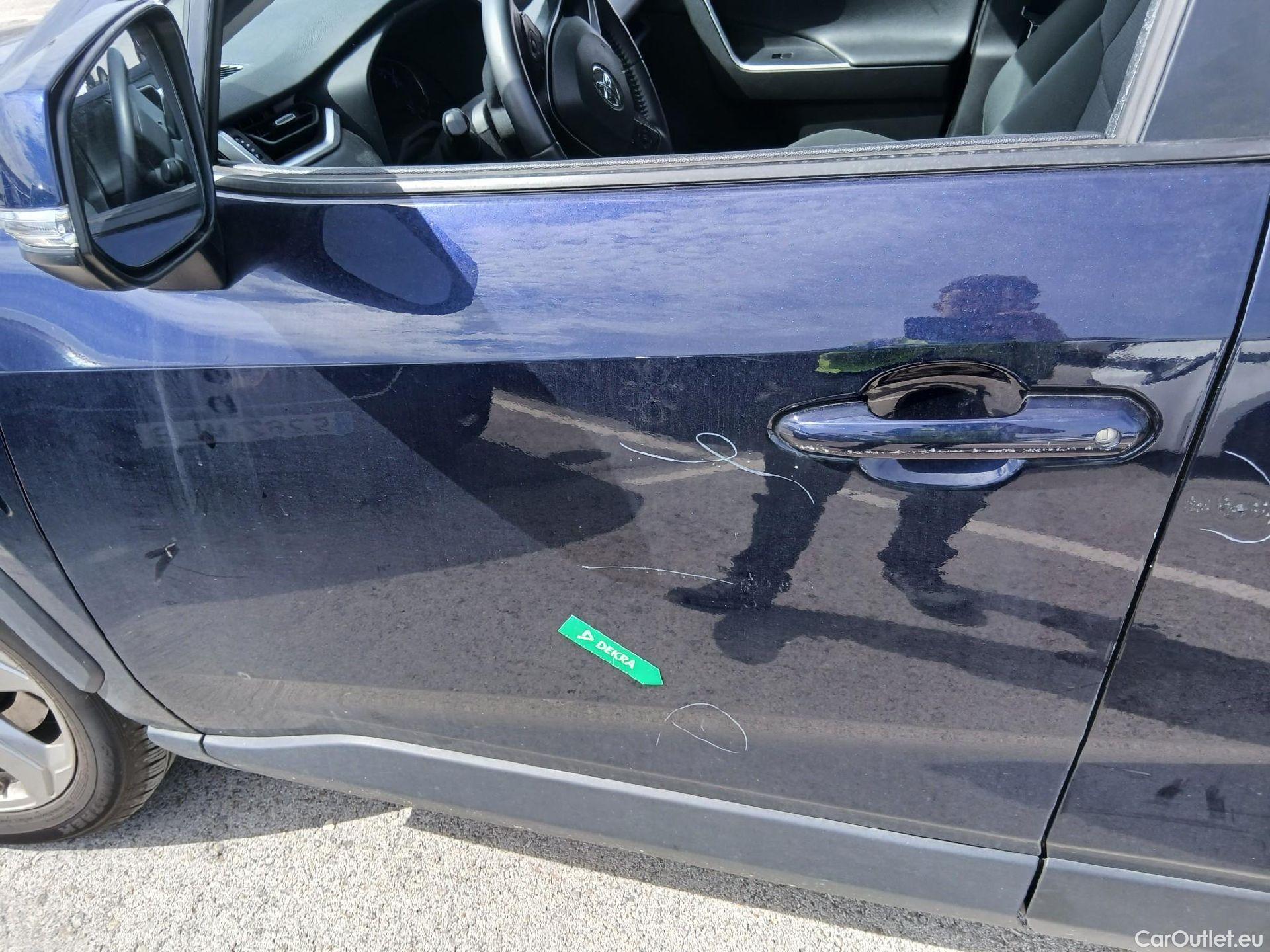  Toyota  RAV4 TOYOTA  / 2018 / 5P / todoterreno 2.5l 220H Advance #12