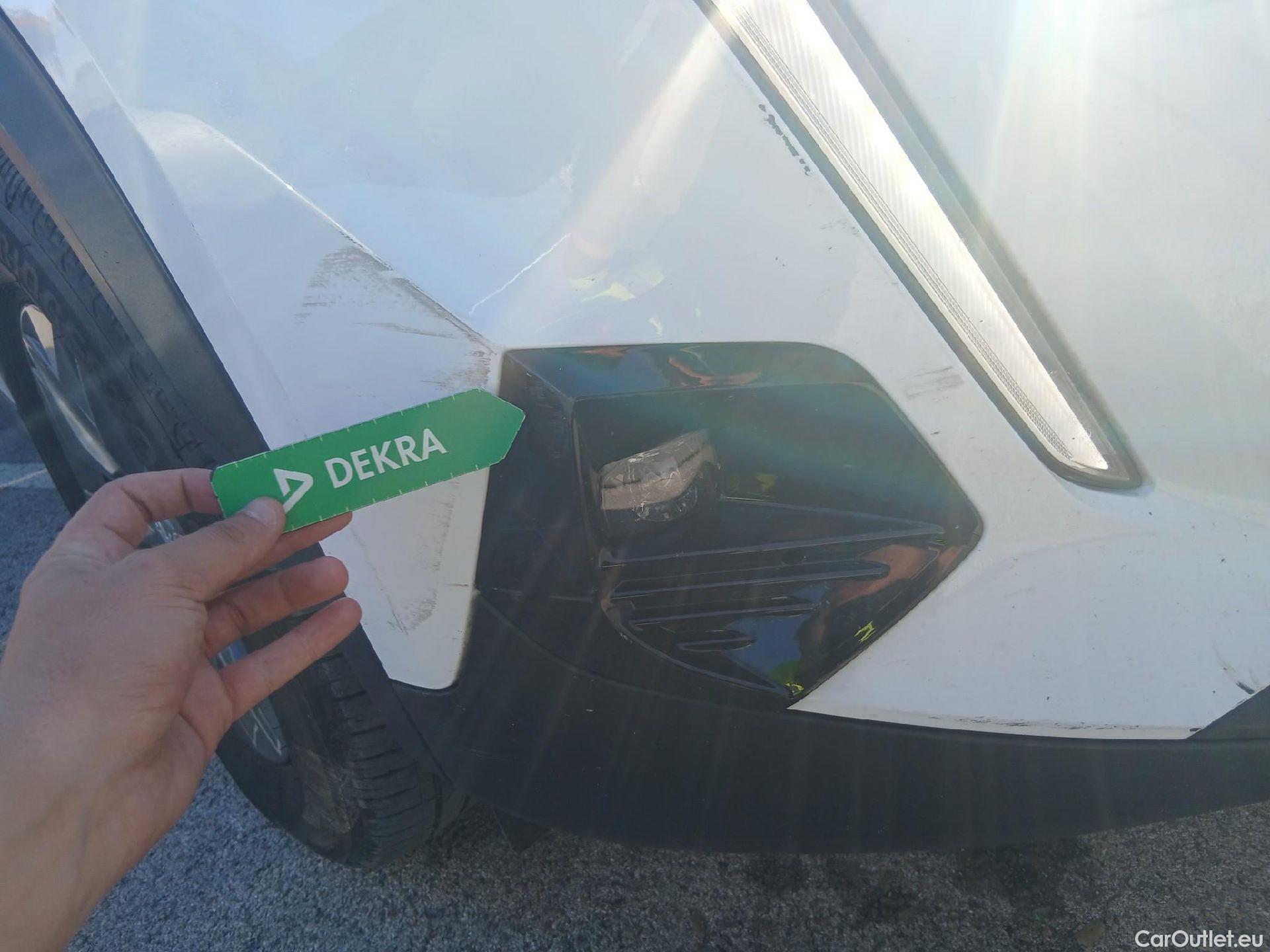  Peugeot  2008 PEUGEOT  / 2019 / 5P / todoterreno Active Pack BlueHDI 81kW (110CV) #4