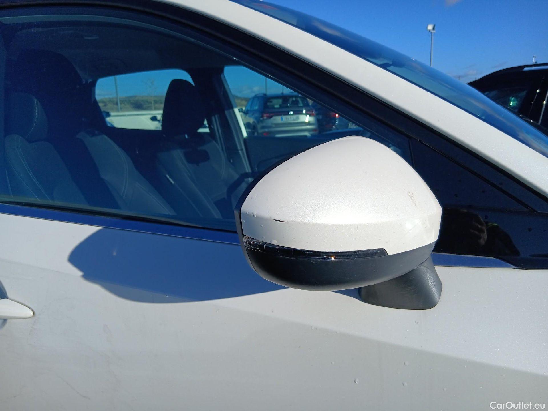  Nissan  Qashqai NISSAN  / 2021 / 5P / todoterreno DIG-T 116kW (158CV) mHEV Xtronic Acenta (AC2) #36