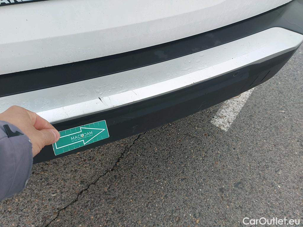  Peugeot  2008 PEUGEOT  / 2019 / 5P / todoterreno Allure BlueHDI 81kW (110CV) #14