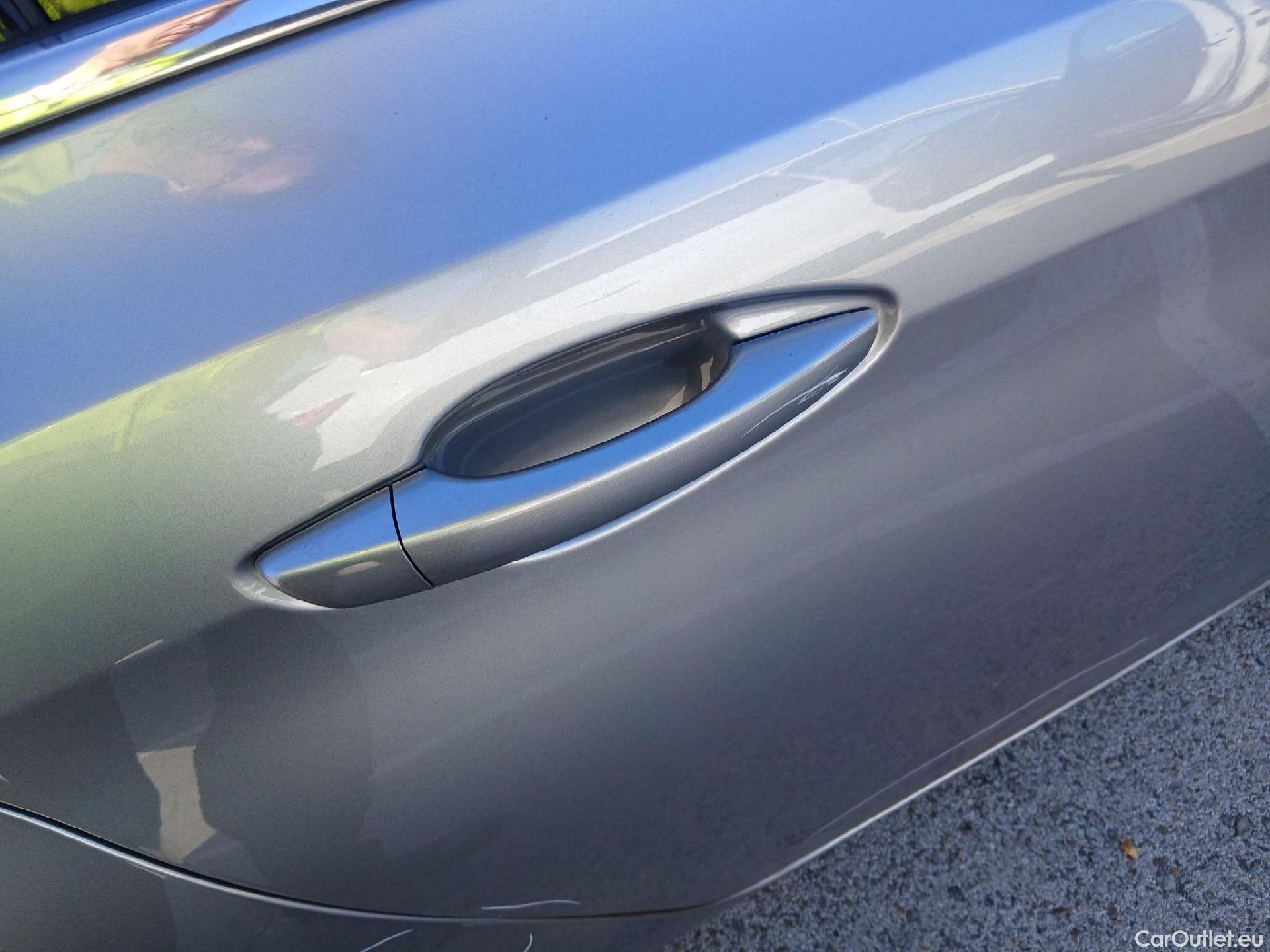  Peugeot  308 PEUGEOT  / 2017 / 5P / familiar SW Allure Pack PureTech 130 S&S #38