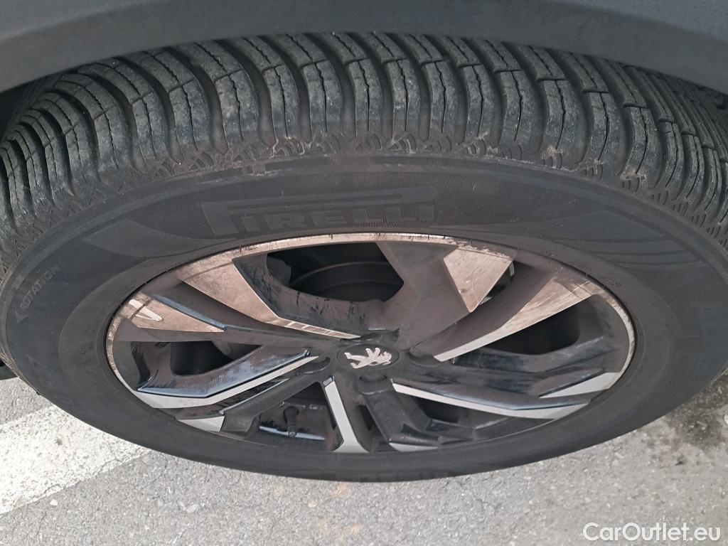  Peugeot  2008 PEUGEOT  / 2019 / 5P / todoterreno Allure BlueHDI 81kW (110CV) #1