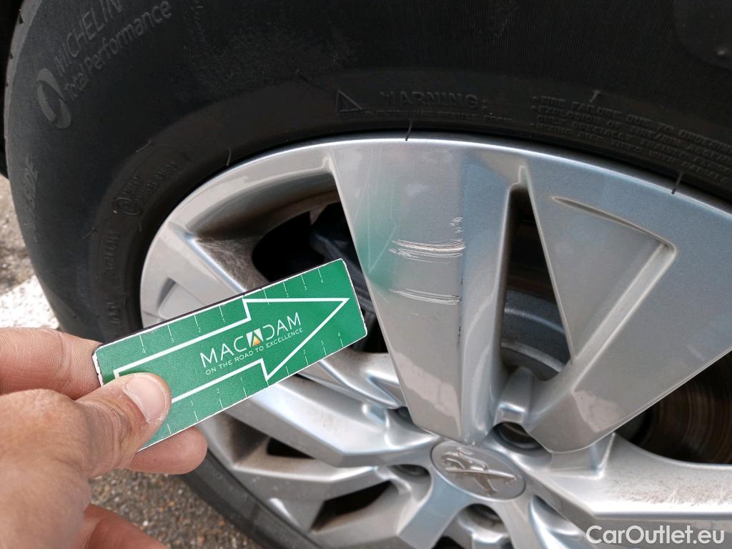  Peugeot  3008 PEUGEOT  / 2020 / 5P / todoterreno 1.2 PureTech 96KW S&S Active Pack EAT8 #5