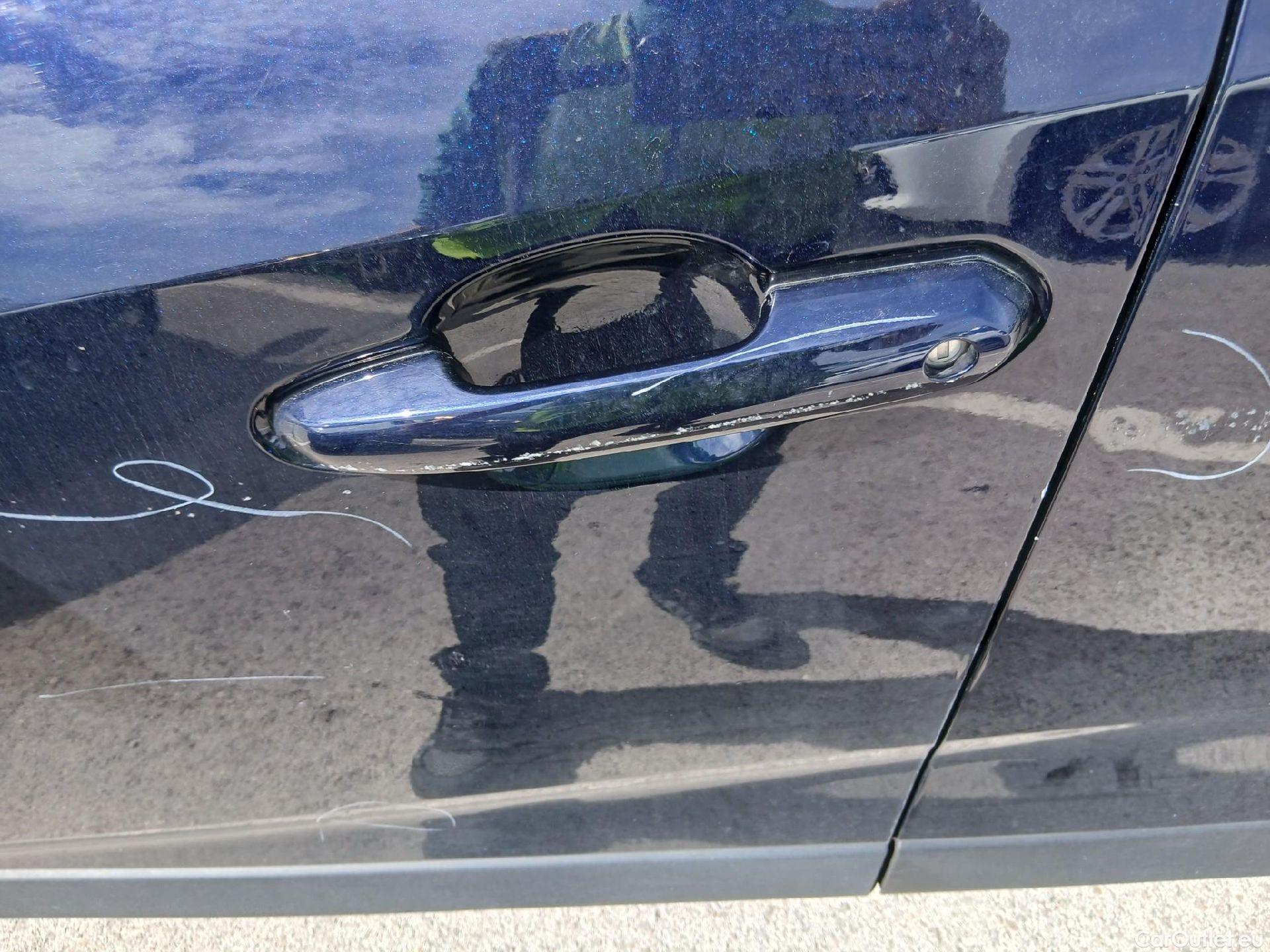  Toyota  RAV4 TOYOTA  / 2018 / 5P / todoterreno 2.5l 220H Advance #13