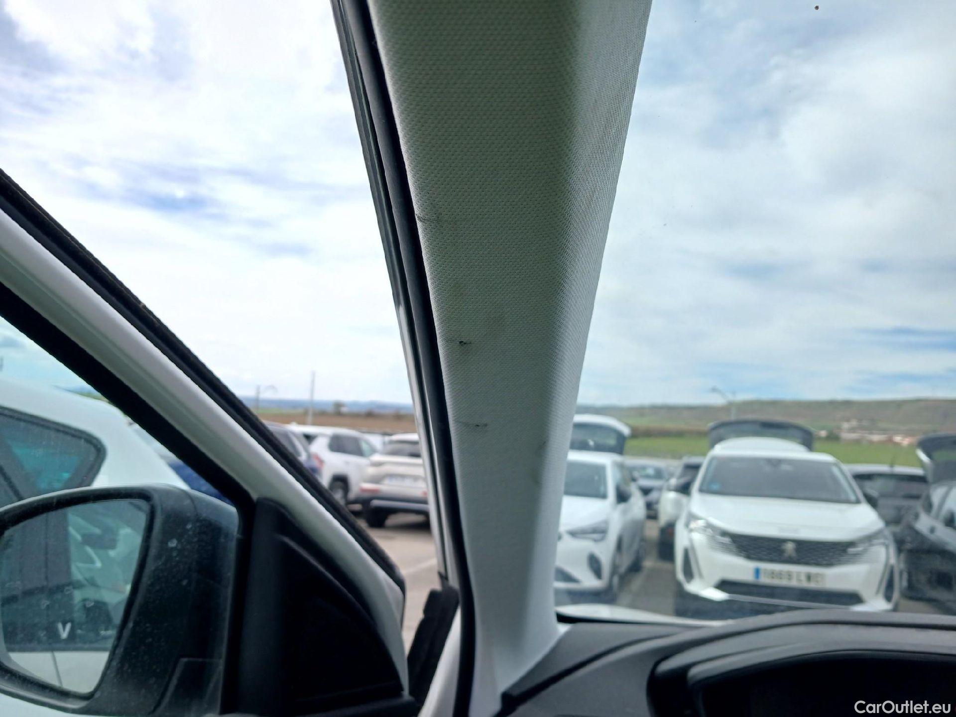  Peugeot  3008 PEUGEOT  / 2020 / 5P / todoterreno 1.5 BlueHDi 96kW S&S Allure Pack EAT8 #34