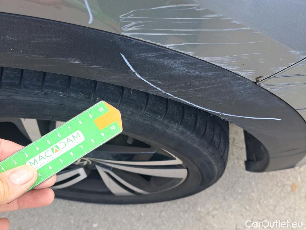  Volkswagen  T-ROC VOLKSWAGEN  / 2021 / 5P / todoterreno R-Line 1.5 TSI 110kW (150CV) DSG #61