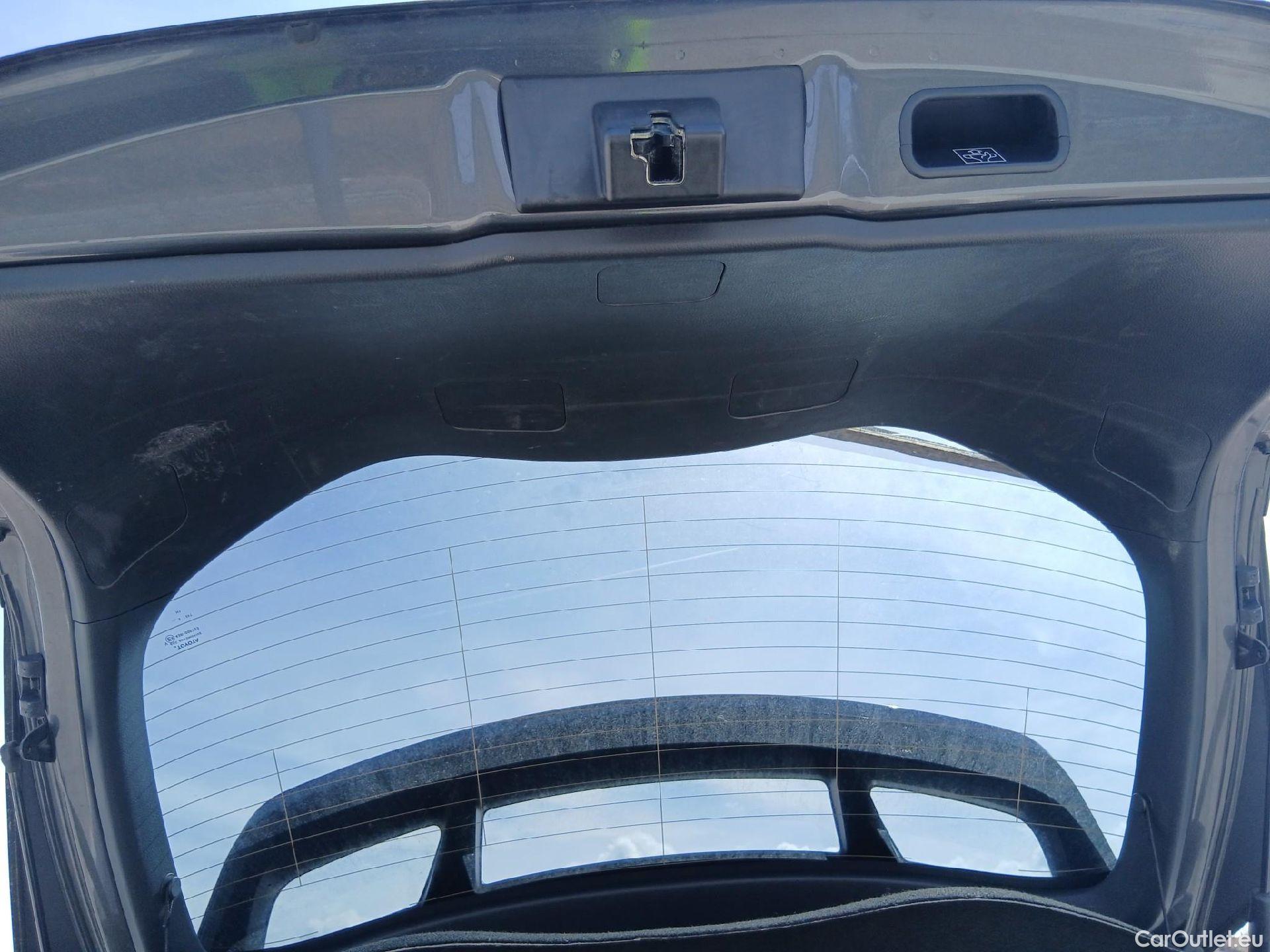  Toyota  C-HR TOYOTA  / 2019 / 5P / todoterreno 2.0 180H Advance #31