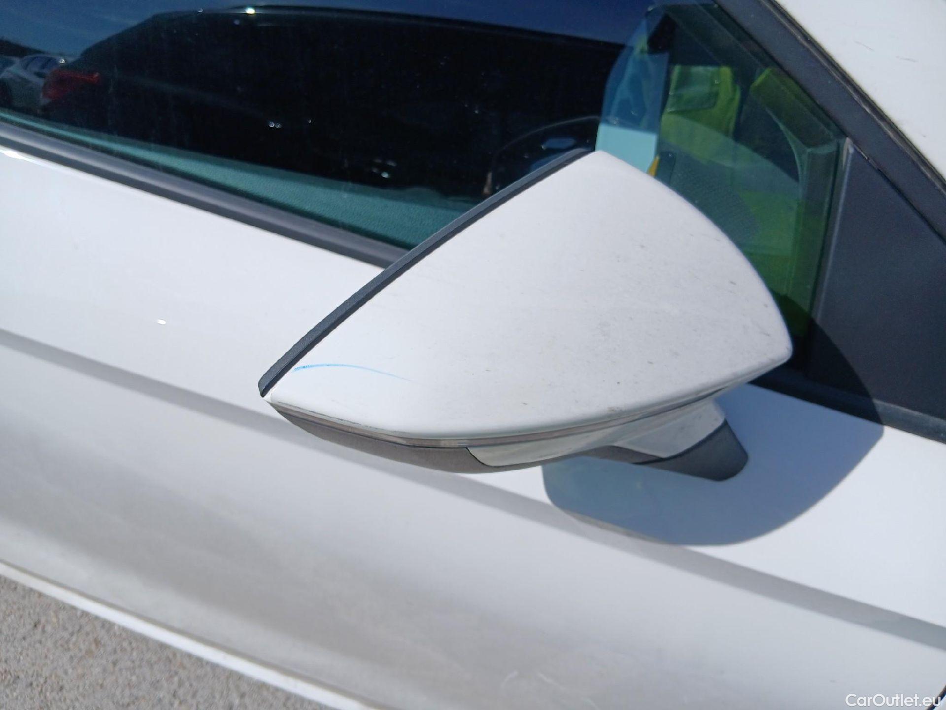  Seat  Ibiza SEAT  / 2017 / 5P / berlina con portón 1.0 MPI 59kW (80CV) Reference XL(SP) #29