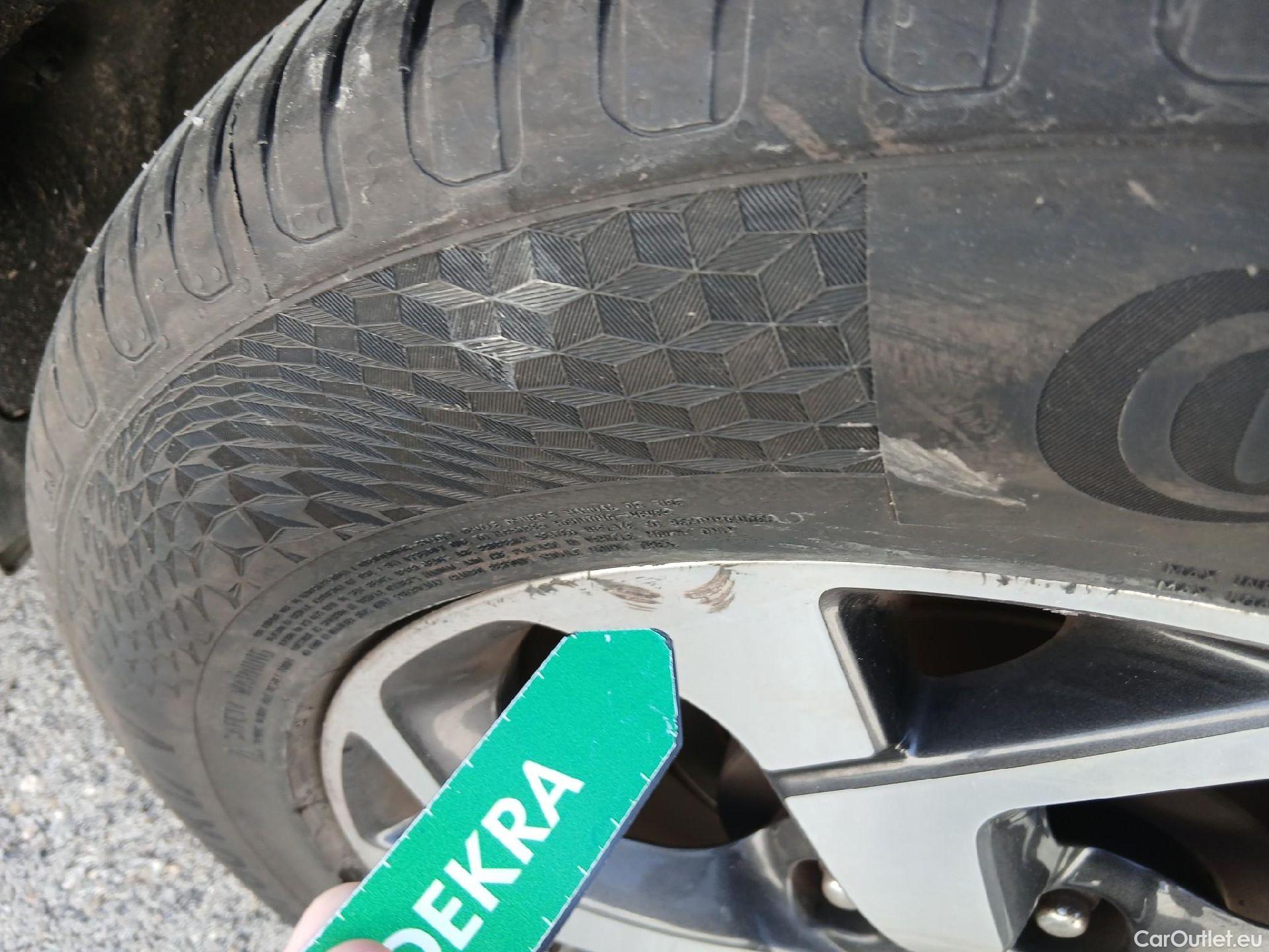  KIA  Sportage KIA  / 2018 / 5P / todoterreno 1.6 MHEV Drive Plus 100kW (136CV) 4x2 #5