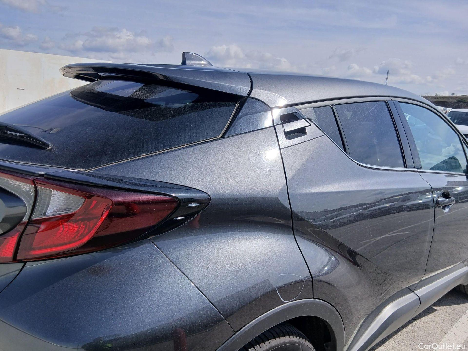  Toyota  C-HR TOYOTA  / 2019 / 5P / todoterreno 2.0 180H Advance #33