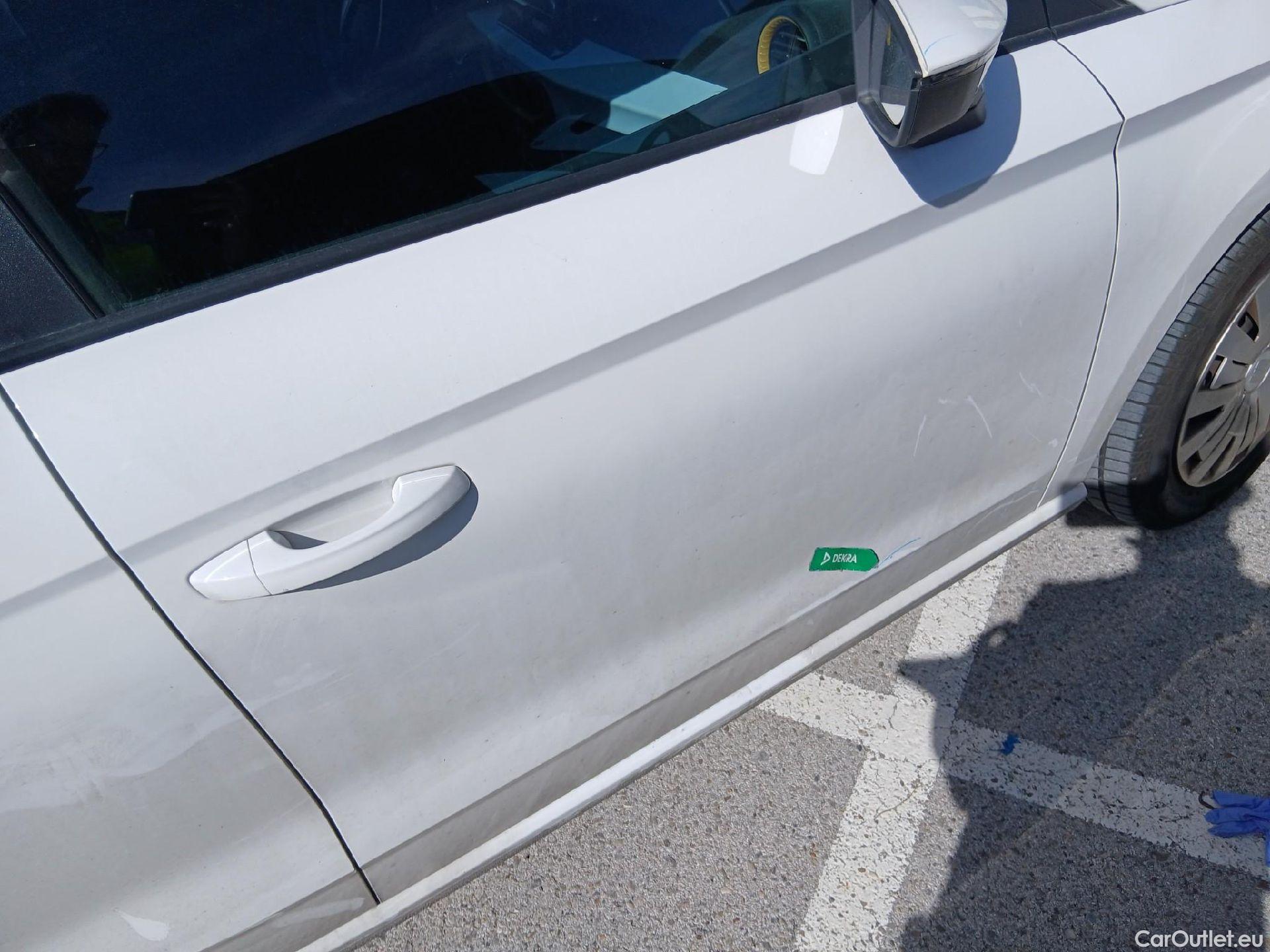  Seat  Ibiza SEAT  / 2017 / 5P / berlina con portón 1.0 MPI 59kW (80CV) Reference XL(SP) #32