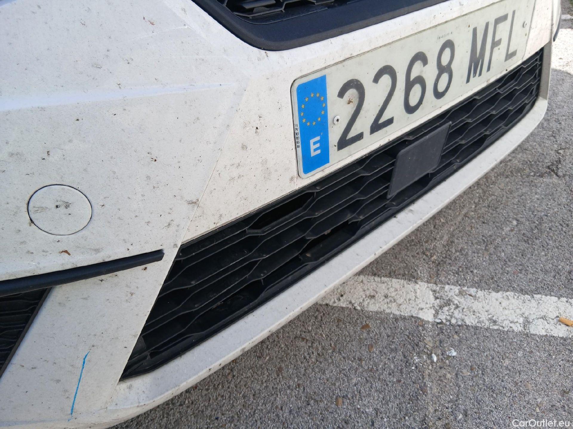  Seat  Ibiza SEAT  / 2017 / 5P / berlina con portón 1.0 MPI 59kW (80CV) Reference XL(SP) #9