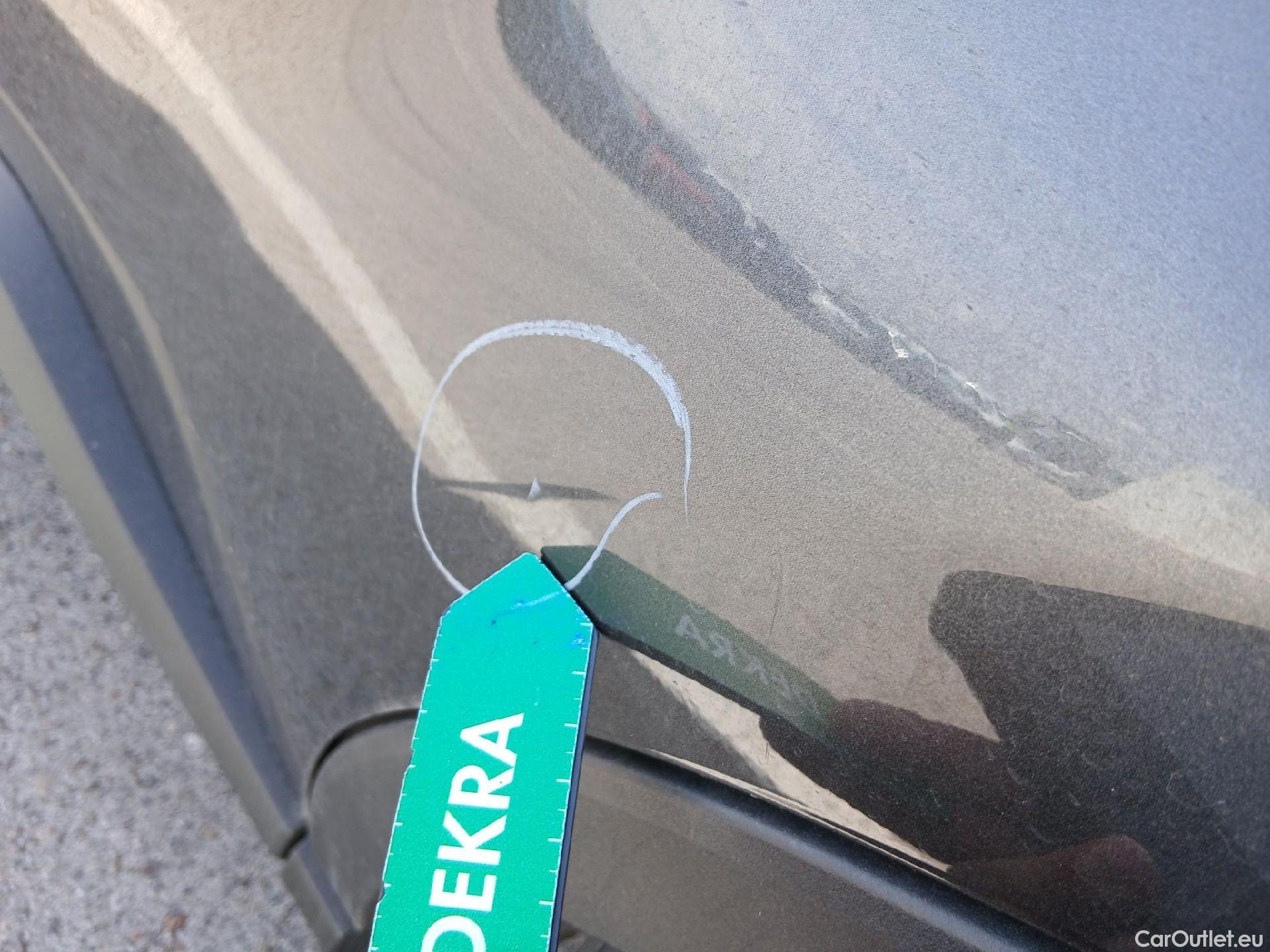  Toyota  C-HR TOYOTA  / 2019 / 5P / todoterreno 2.0 180H Advance #15