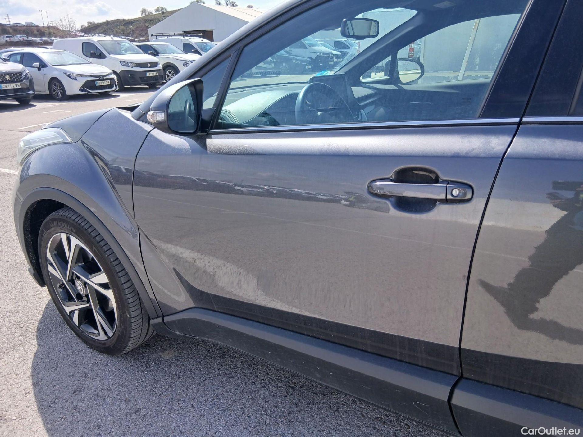  Toyota  C-HR TOYOTA  / 2019 / 5P / todoterreno 2.0 180H Advance #14