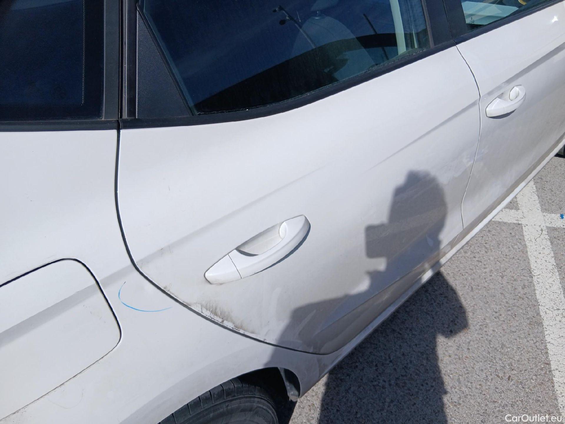  Seat  Ibiza SEAT  / 2017 / 5P / berlina con portón 1.0 MPI 59kW (80CV) Reference XL(SP) #28