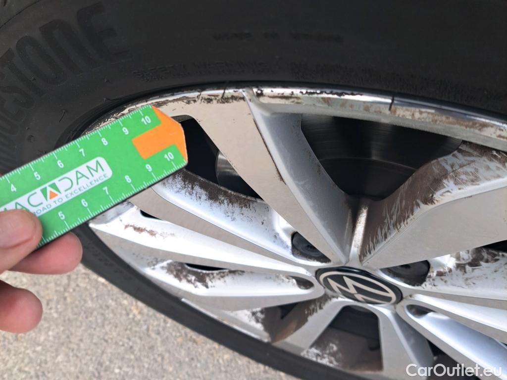  Volkswagen  T-ROC VOLKSWAGEN  / 2021 / 5P / todoterreno Life 2.0 TDI 85kW (115CV) (AC4) #4