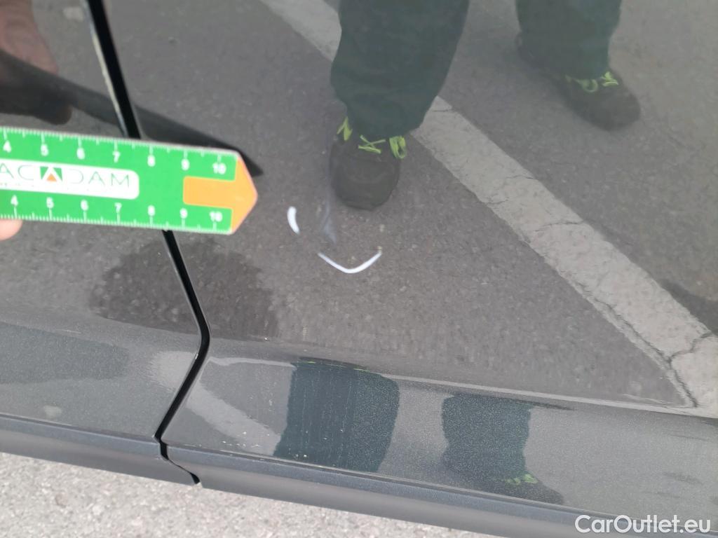  Volkswagen  T-ROC VOLKSWAGEN  / 2021 / 5P / todoterreno Life 2.0 TDI 85kW (115CV) (AC4) #17