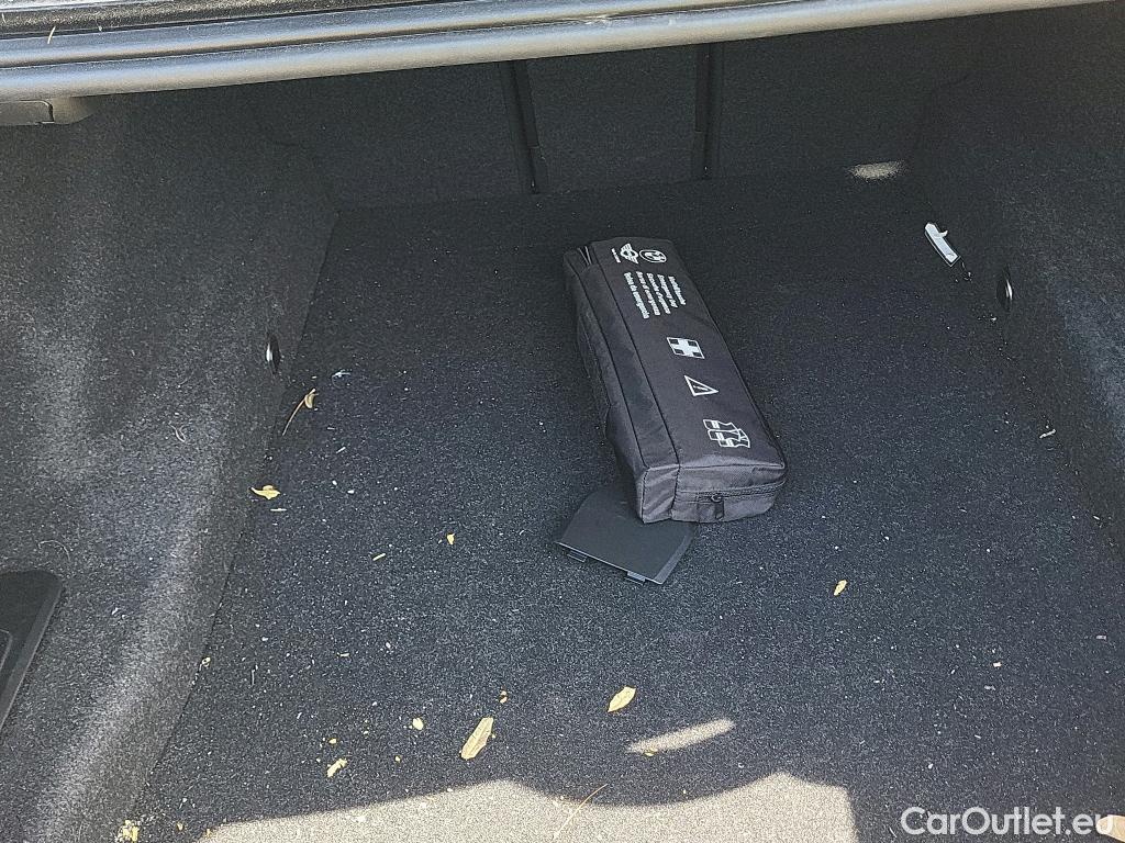  Bmw  Serie 5 BMW  / 2020 / 4P / sedán 520dA #9