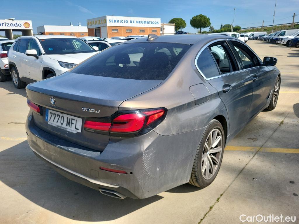  Bmw  Serie 5 BMW  / 2020 / 4P / sedán 520dA #13