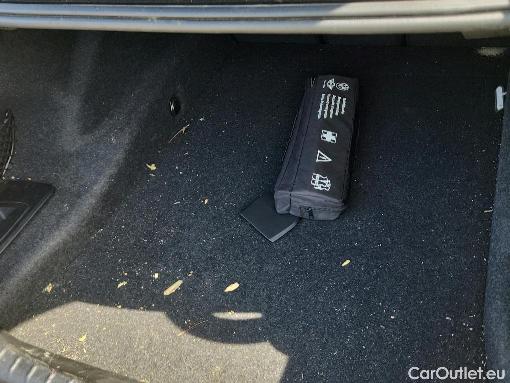  Bmw  Serie 5 BMW  / 2020 / 4P / sedán 520dA #17