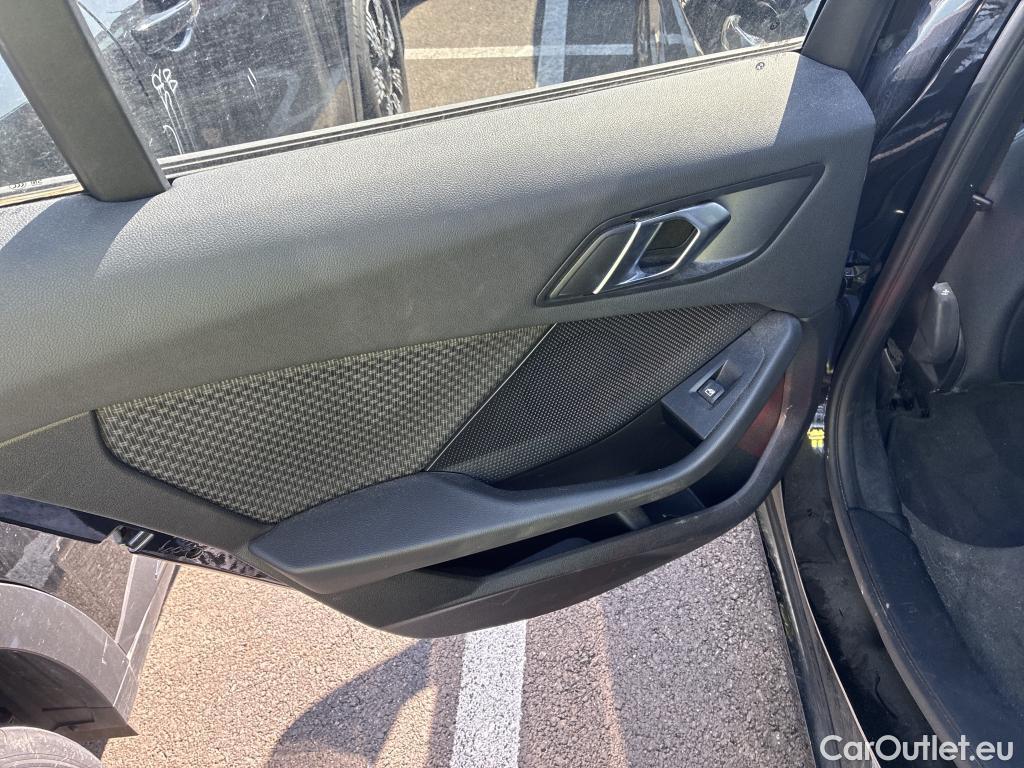  Bmw  Serie 1 BMW  / 2019 / 5P / berlina con portón 116d Corporate Auto. #19