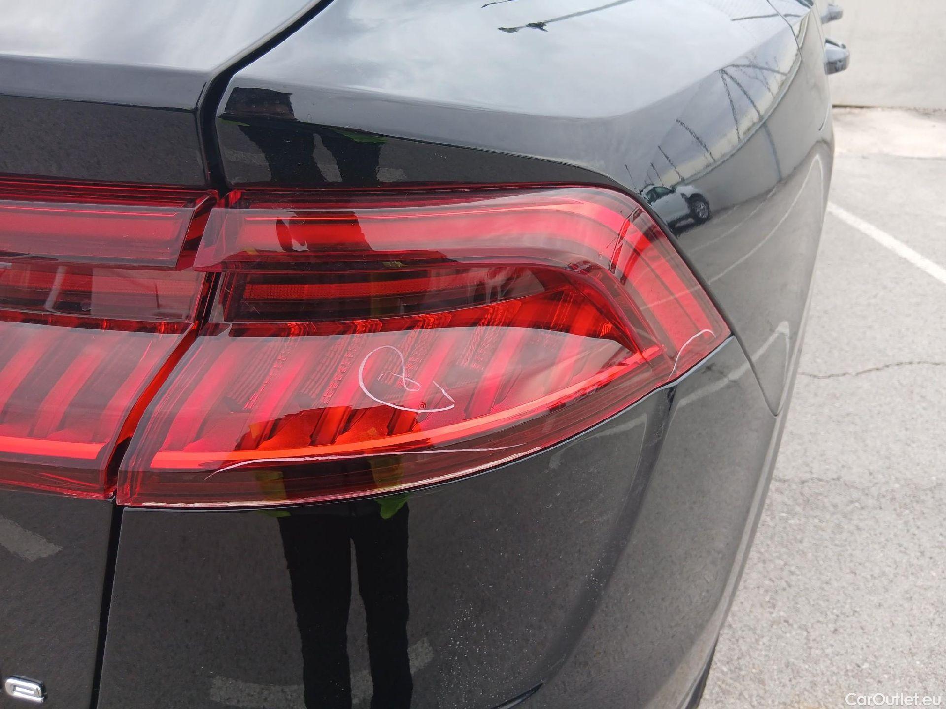  Audi  Q8 AUDI  / 2018 / 5P / todoterreno 55 TFSIe S Line Plus 280kW quattro tip #13