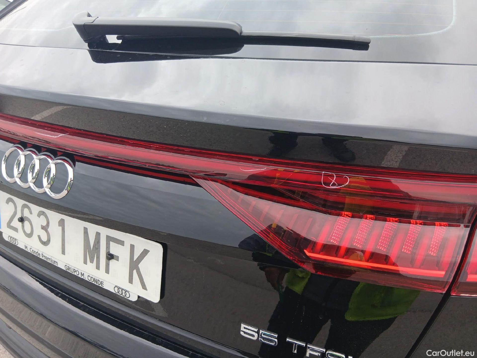  Audi  Q8 AUDI  / 2018 / 5P / todoterreno 55 TFSIe S Line Plus 280kW quattro tip #11