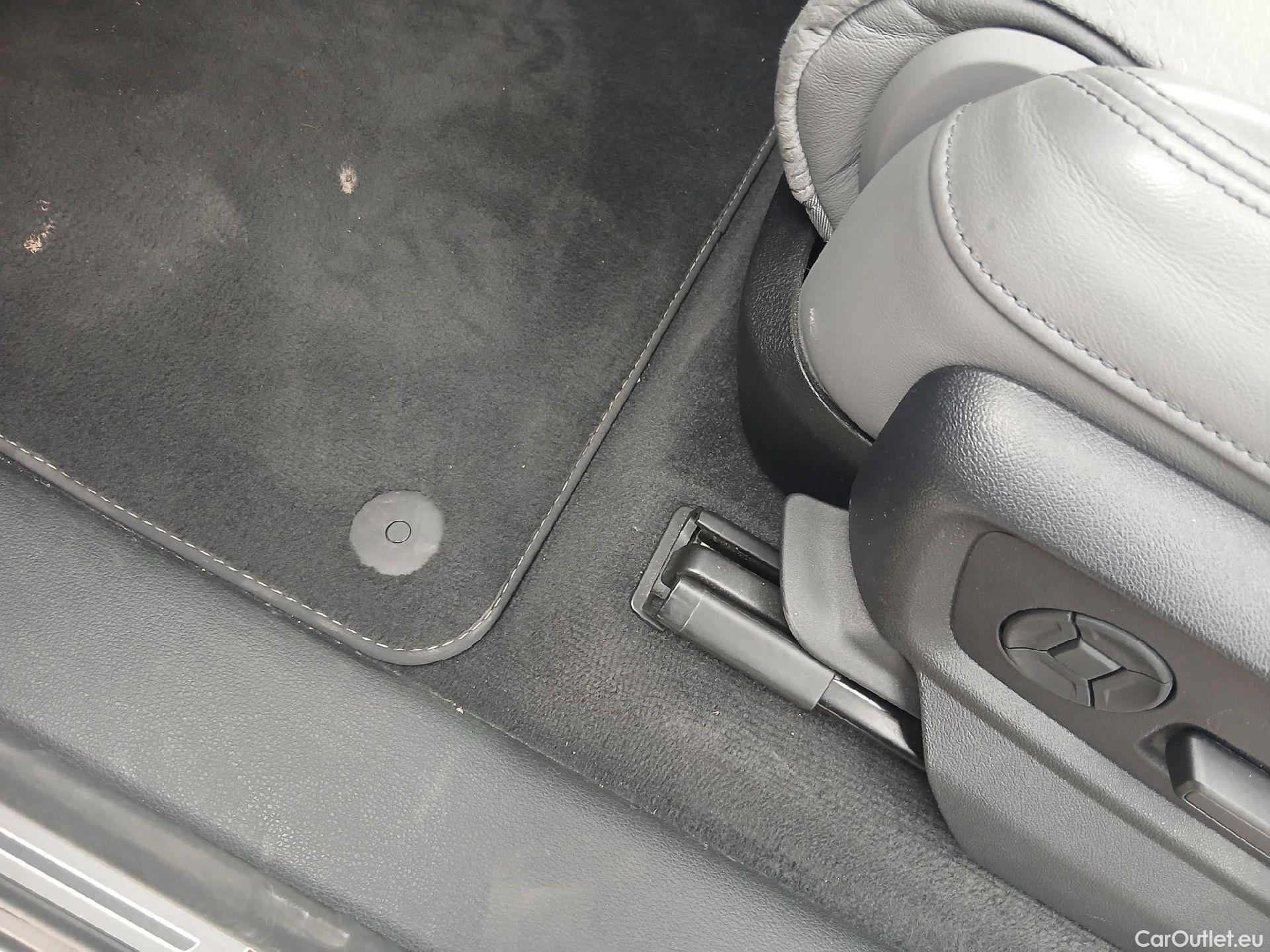  Audi  Q8 AUDI  / 2018 / 5P / todoterreno 55 TFSIe S Line Plus 280kW quattro tip #1