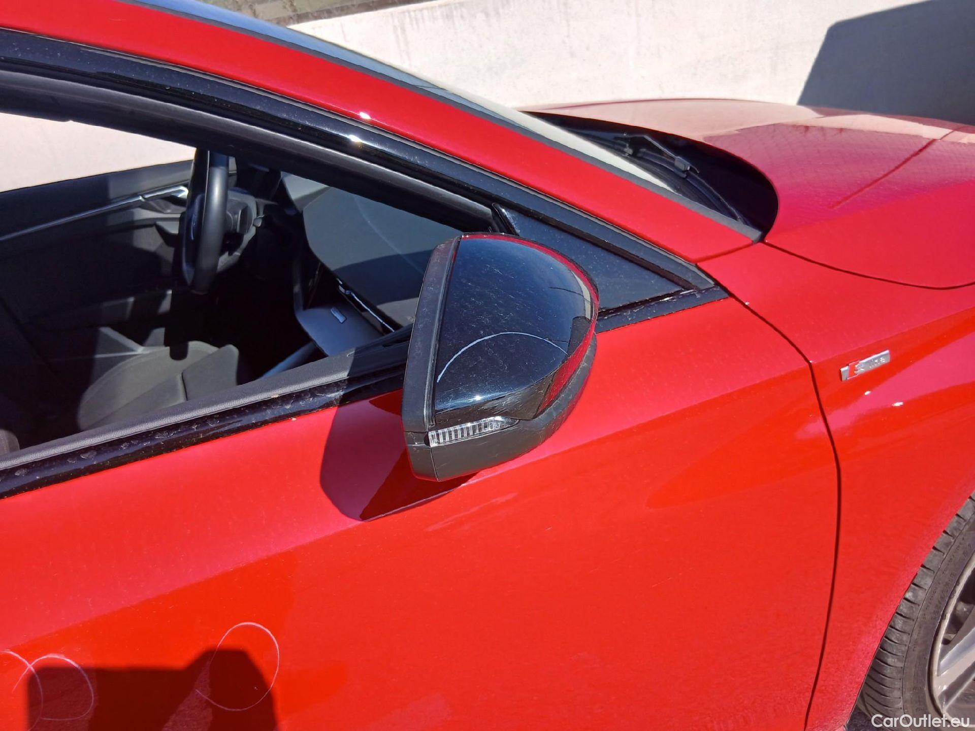  Audi  A3 AUDI  / 2020 / 5P / berlina con portón Sportback Black line 35 TDI 110kW S tron #34