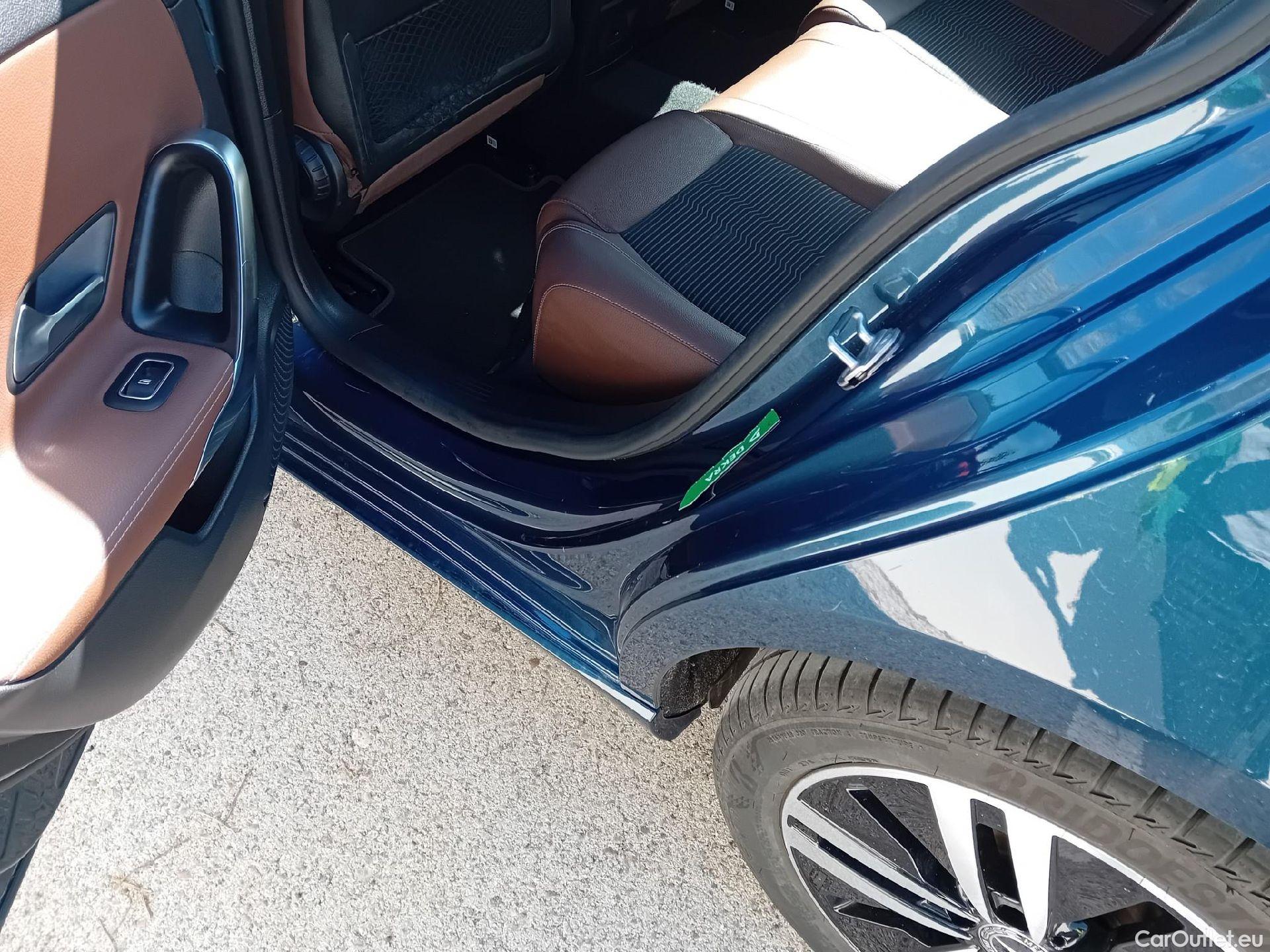  Mercedes  A-Klasse MERCEDES-BENZ Clase A / 2018 / 4P / sedán Sedán A 250 e #6