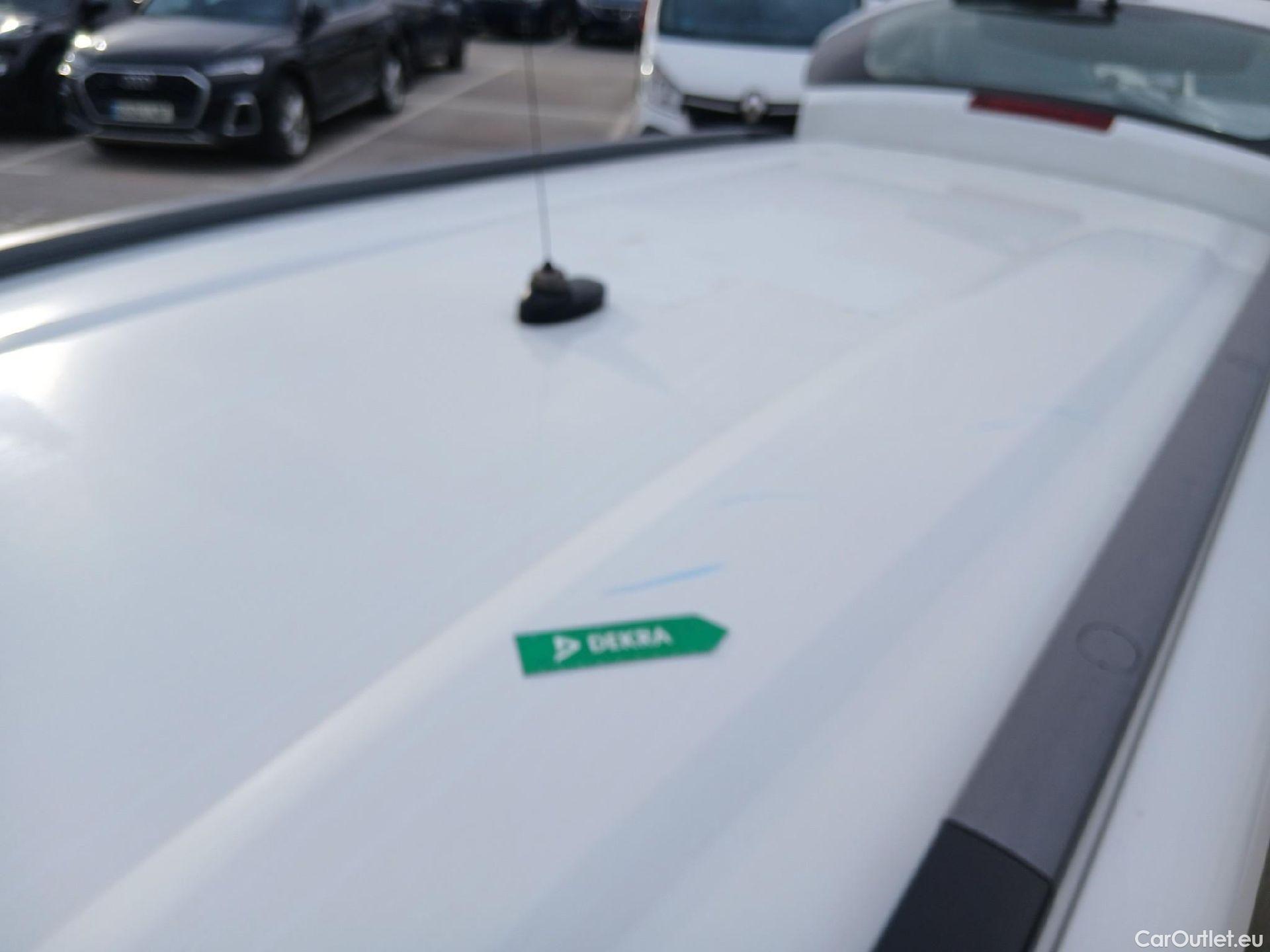  Dacia  Lodgy DACIA  / 2012 / 5P / monovolumen compacto SL Aniversario Blue dCi 85kW(115CV) 7Pl(SP) #29