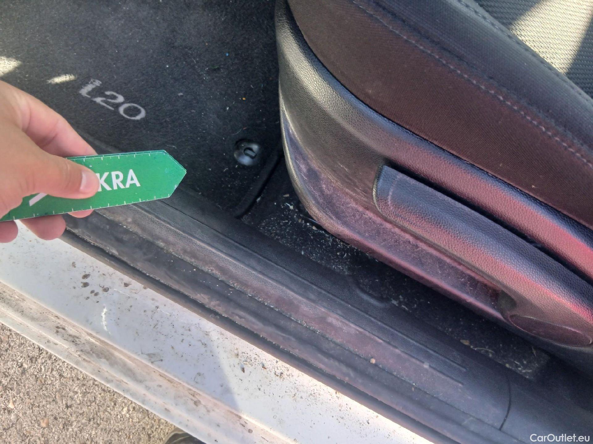  Hyundai  i20 HYUNDAI  / 2020 / 5P / berlina con portón 1.0 TGDI 74kW (100CV) 48V Essence #2