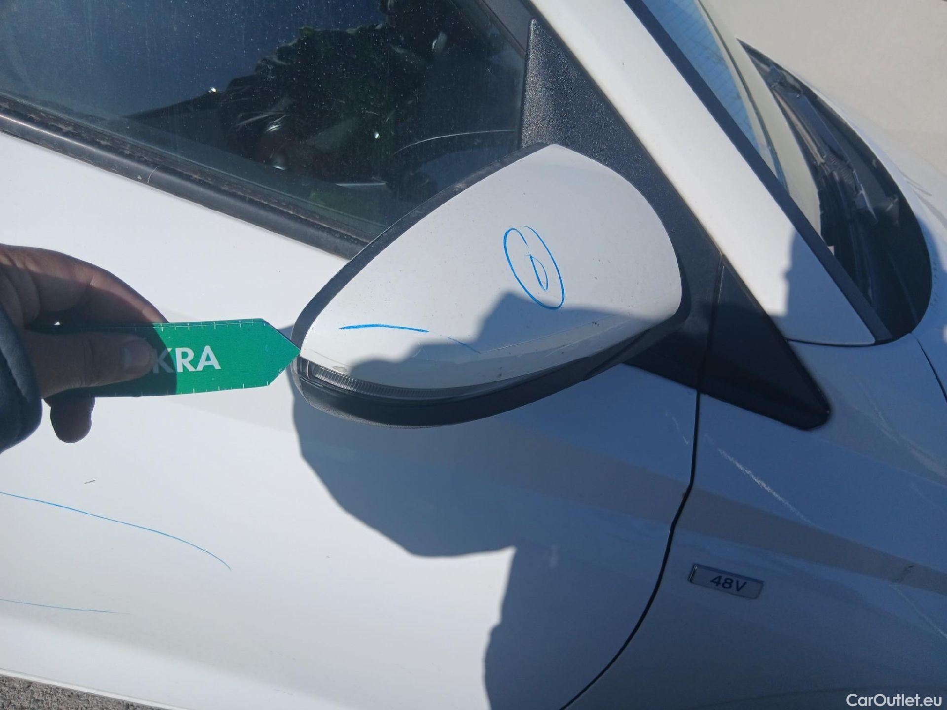  Hyundai  i20 HYUNDAI  / 2020 / 5P / berlina con portón 1.0 TGDI 74kW (100CV) 48V Essence #40