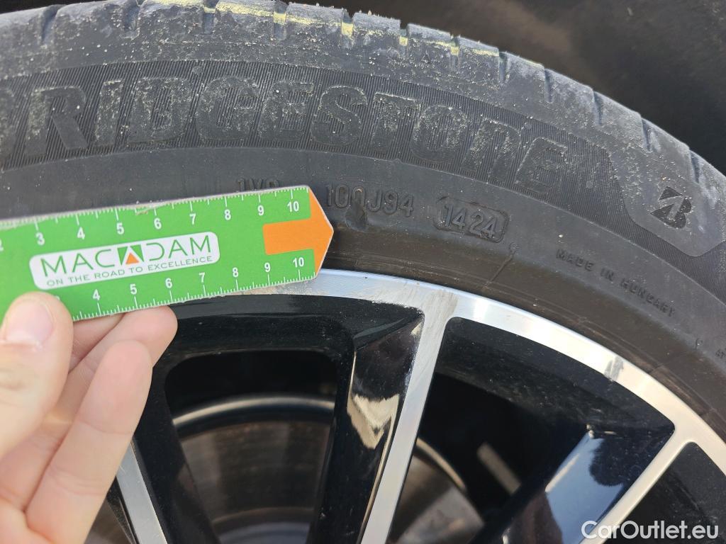  Mercedes  G-Klasee MERCEDES-BENZ GLE / 2018 / 5P / todoterreno GLE 350 de 4MATIC (Híbrido Enchufable) #3