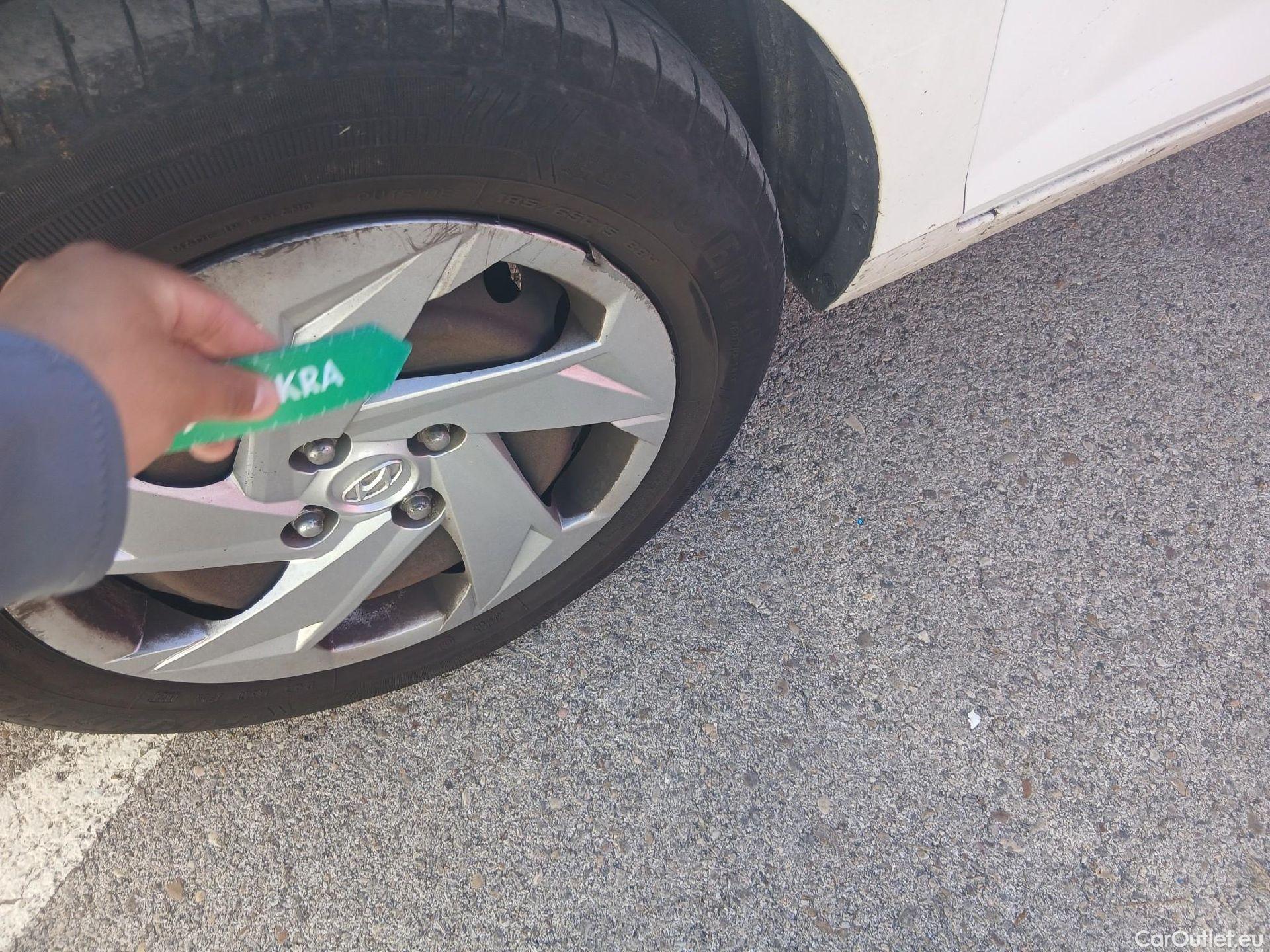  Hyundai  i20 HYUNDAI  / 2020 / 5P / berlina con portón 1.0 TGDI 74kW (100CV) 48V Essence #14