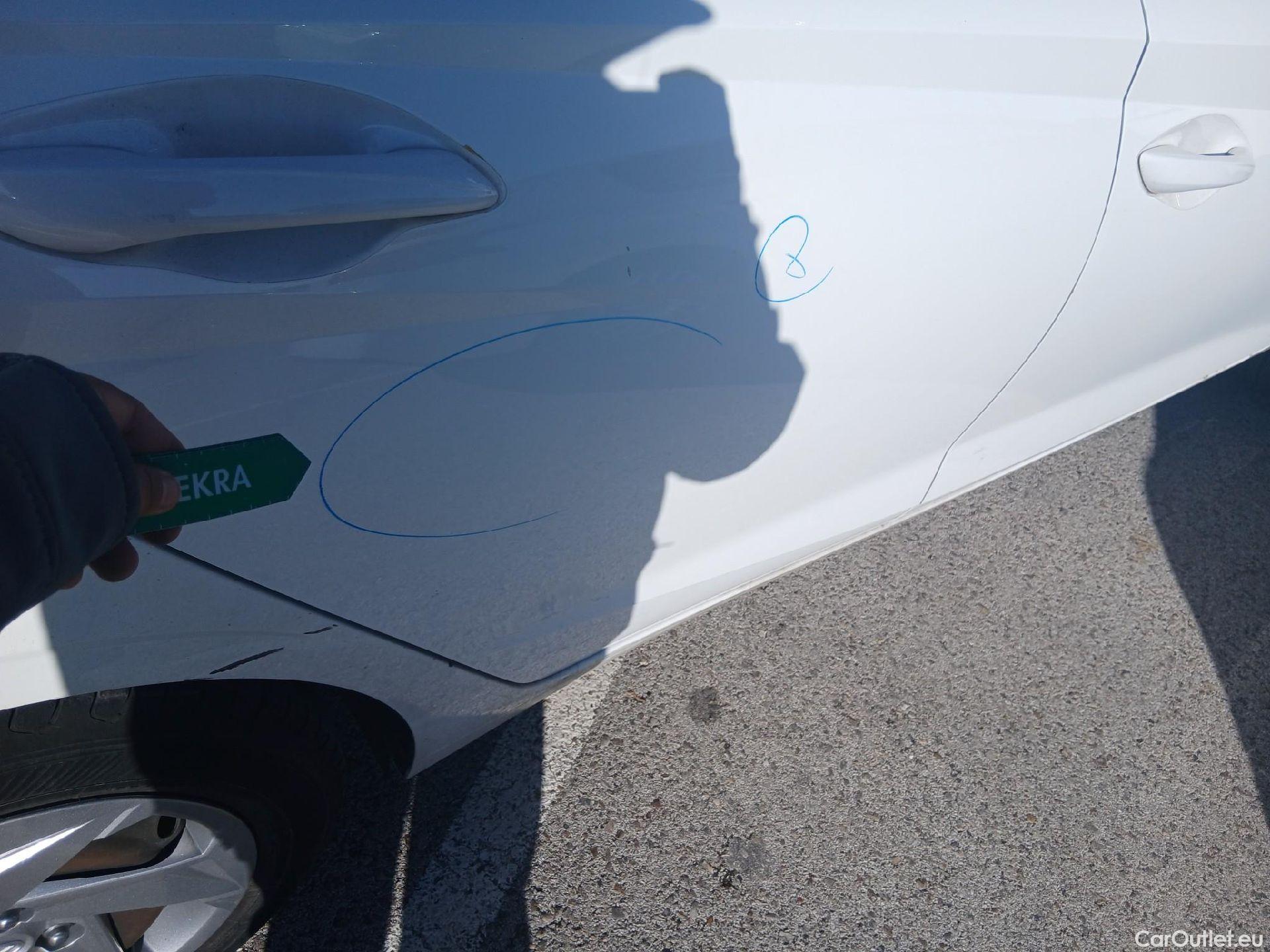  Hyundai  i20 HYUNDAI  / 2020 / 5P / berlina con portón 1.0 TGDI 74kW (100CV) 48V Essence #35