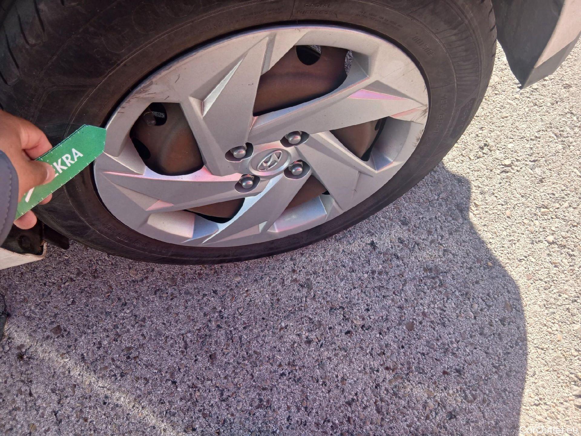  Hyundai  i20 HYUNDAI  / 2020 / 5P / berlina con portón 1.0 TGDI 74kW (100CV) 48V Essence #27