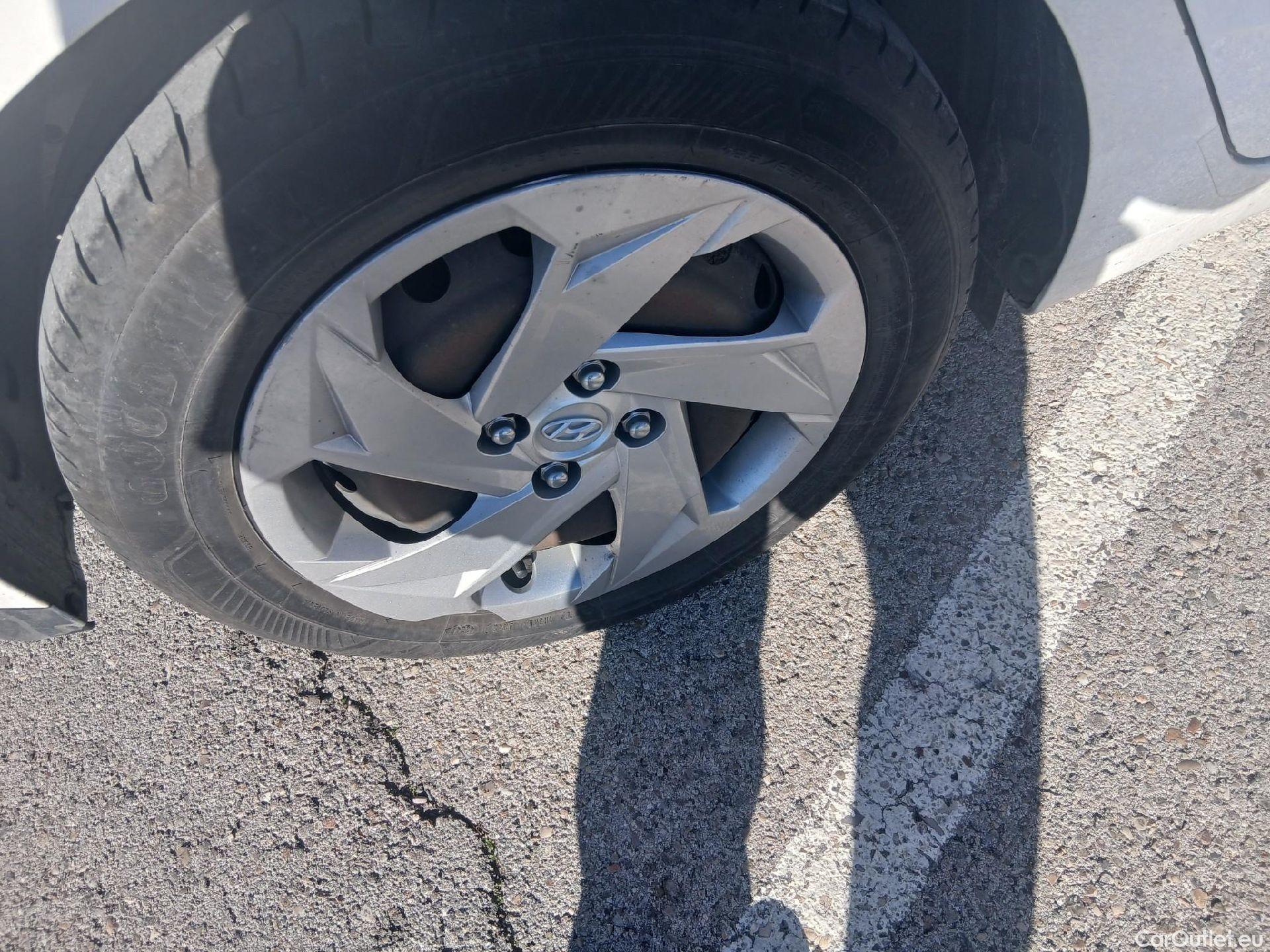 Hyundai  i20 HYUNDAI  / 2020 / 5P / berlina con portón 1.0 TGDI 74kW (100CV) 48V Essence #32