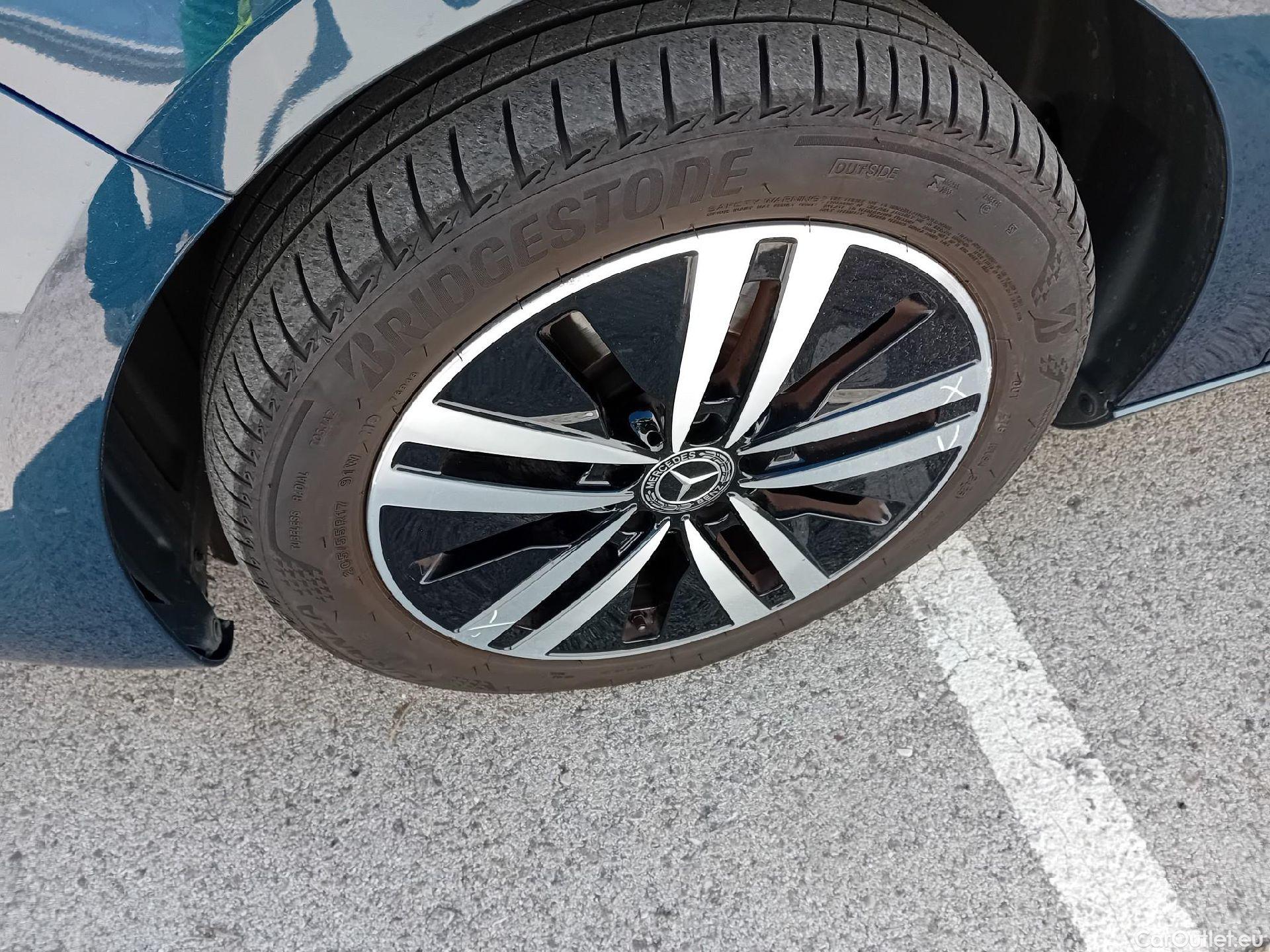  Mercedes  A-Klasse MERCEDES-BENZ Clase A / 2018 / 4P / sedán Sedán A 250 e #16