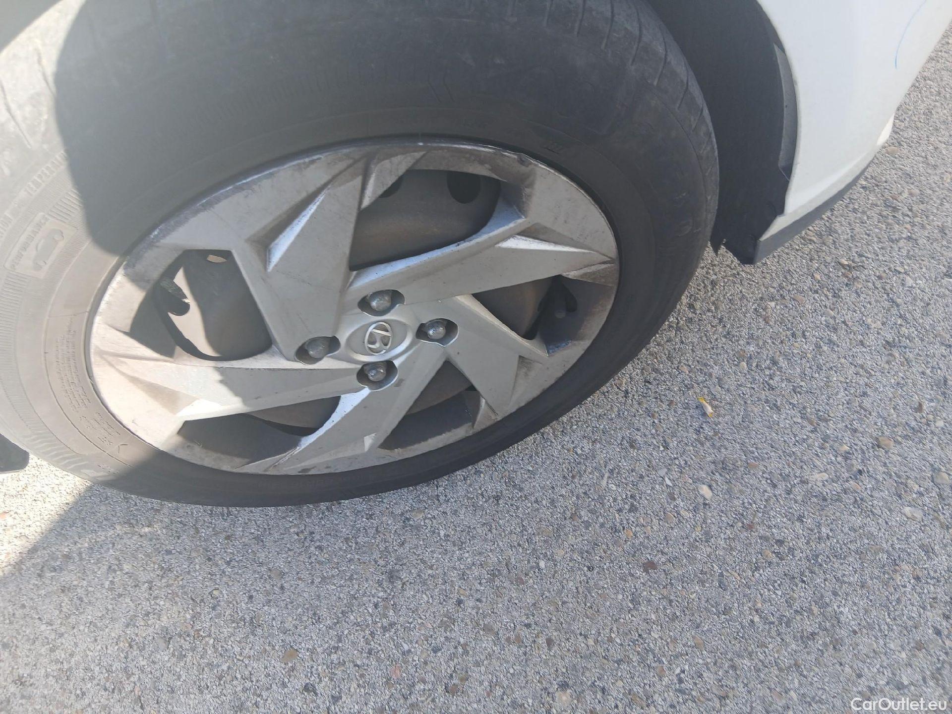  Hyundai  i20 HYUNDAI  / 2020 / 5P / berlina con portón 1.0 TGDI 74kW (100CV) 48V Essence #44