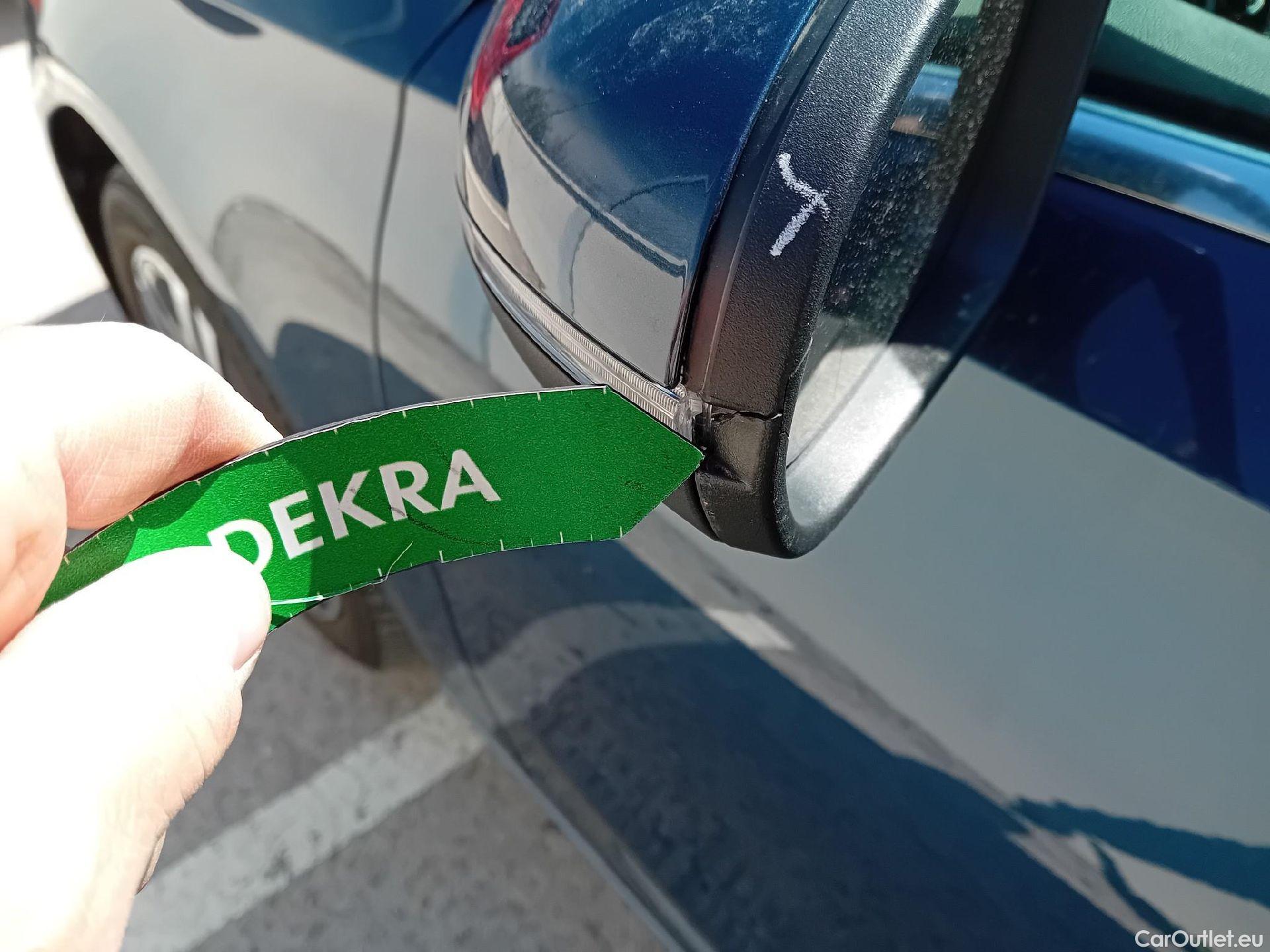  Mercedes  A-Klasse MERCEDES-BENZ Clase A / 2018 / 4P / sedán Sedán A 250 e #7