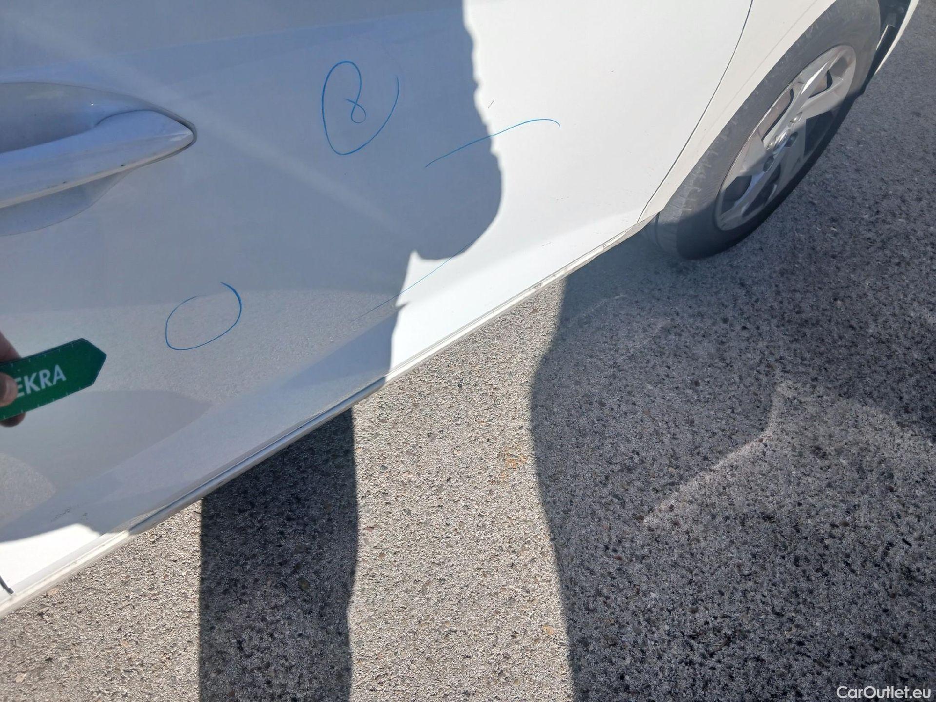  Hyundai  i20 HYUNDAI  / 2020 / 5P / berlina con portón 1.0 TGDI 74kW (100CV) 48V Essence #37