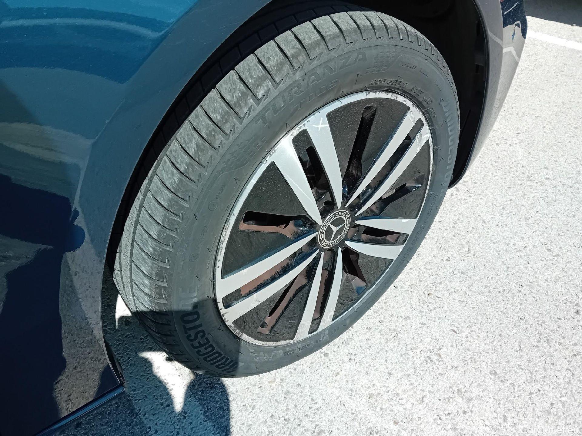  Mercedes  A-Klasse MERCEDES-BENZ Clase A / 2018 / 4P / sedán Sedán A 250 e #37