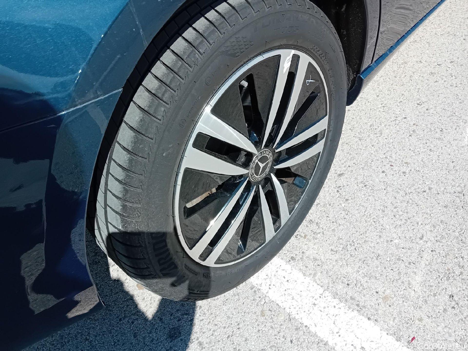  Mercedes  A-Klasse MERCEDES-BENZ Clase A / 2018 / 4P / sedán Sedán A 250 e #29